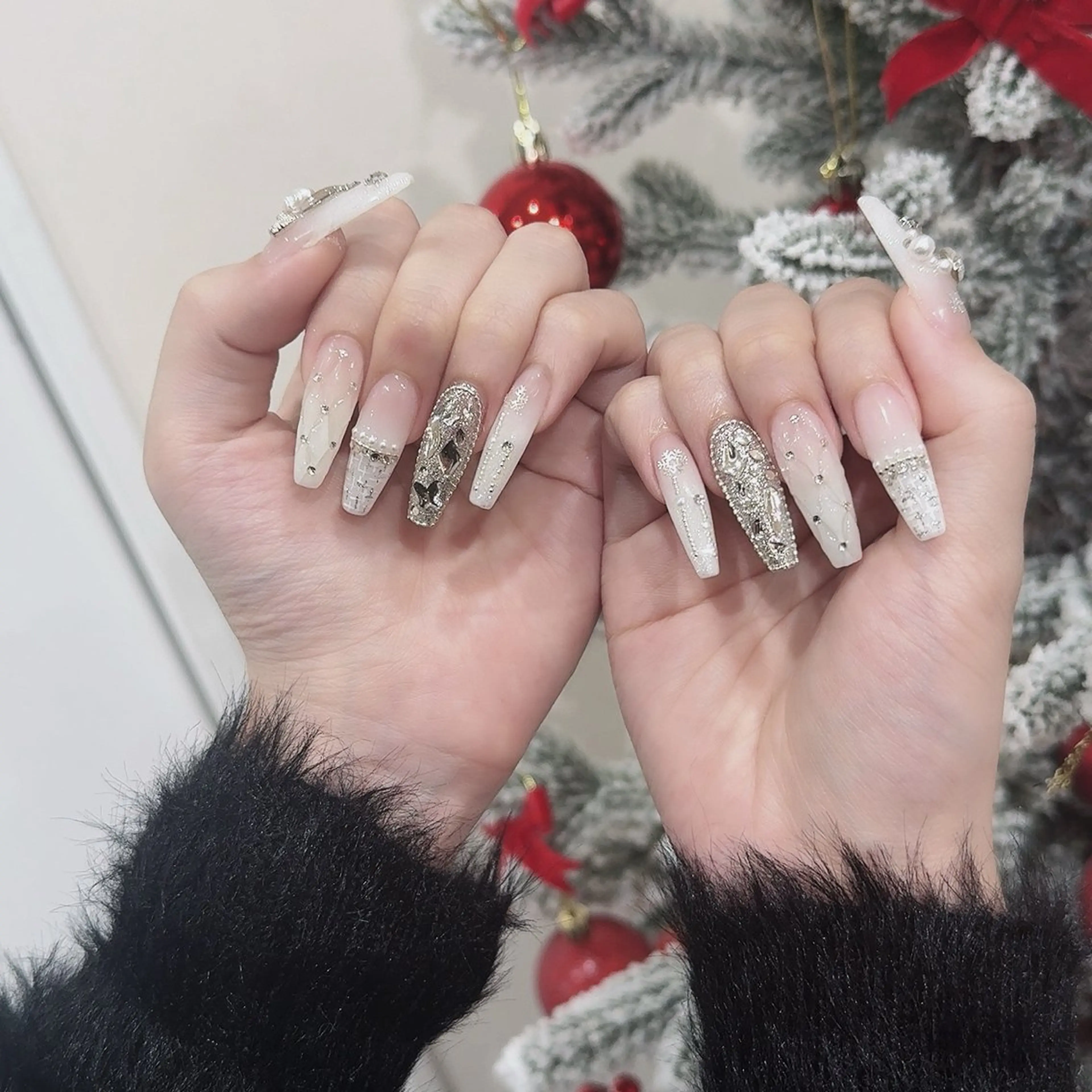 ネイル オーロラネイル ブルー チークネイル 長さ出し フットネイル Momo チップ長さ出し専門店のネイルデザイン