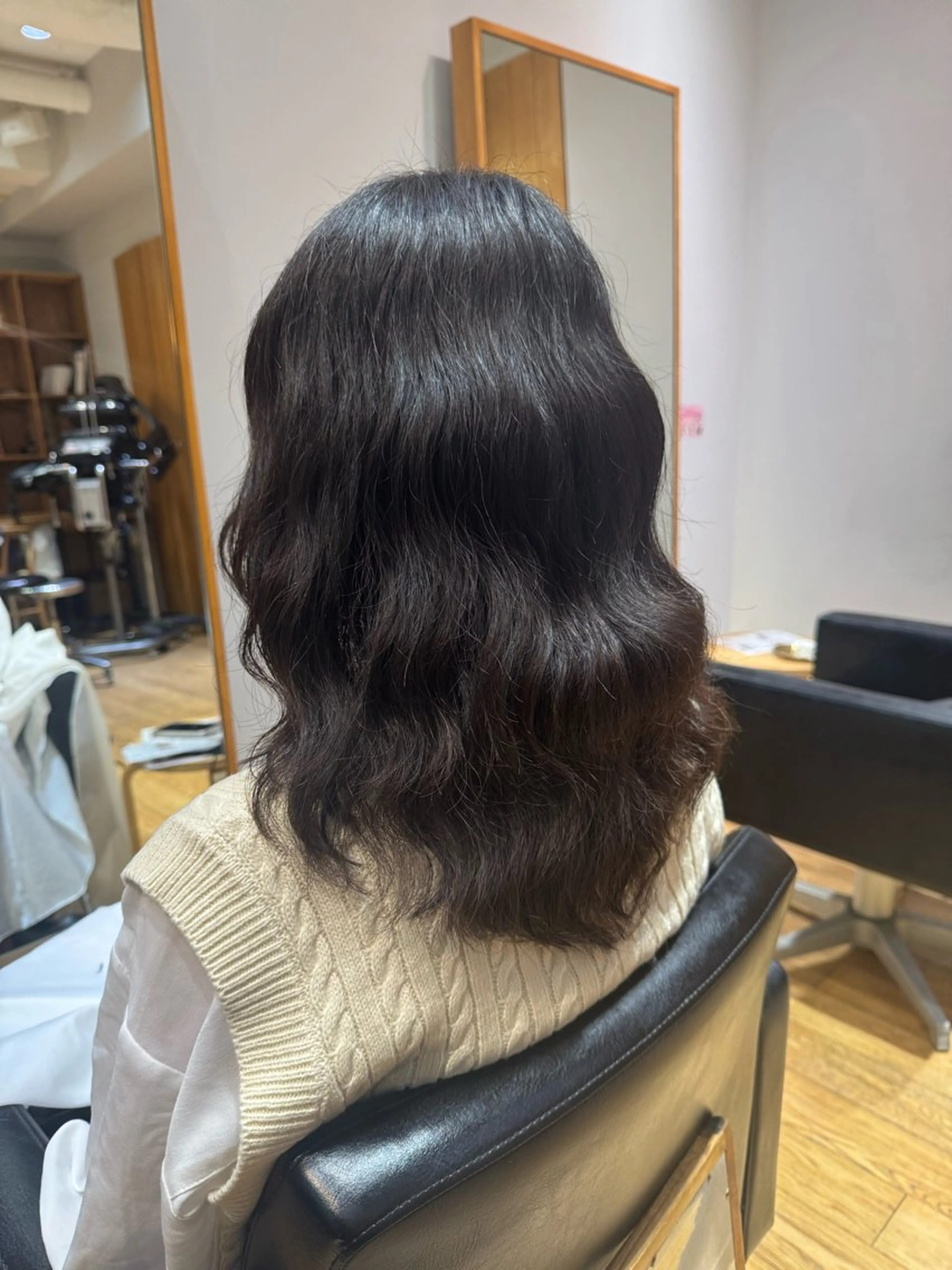 ミディアム ミディアムレイヤー ミディアムパーマ くびれヘア 顔まわりレイヤー 韓国風ヘア カット パーマ トリートメント コテ巻き風/ボブ パーマ🌼杉田 萌恵のヘアスタイル