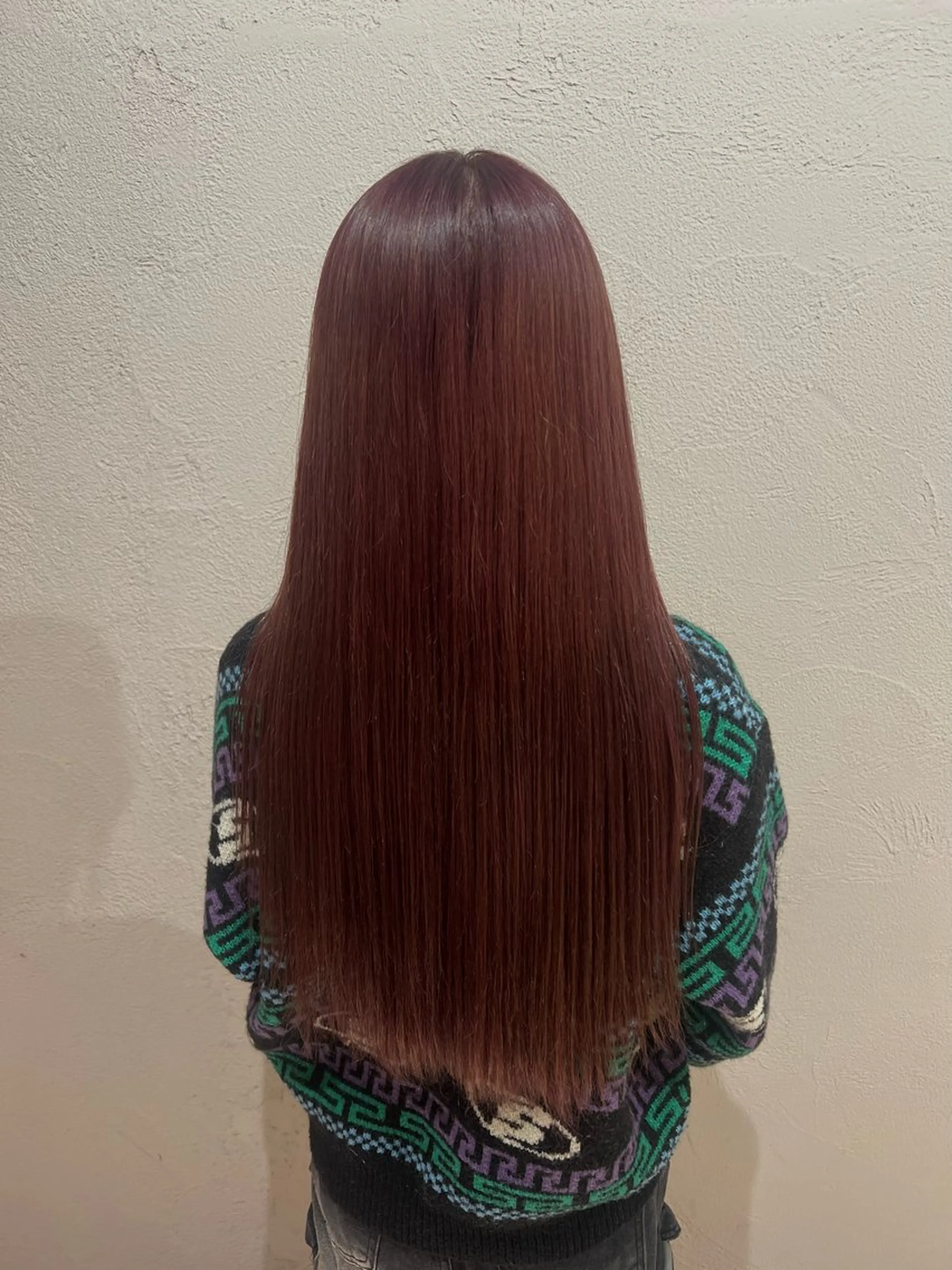 ロング aya / カットカラーのヘアスタイル