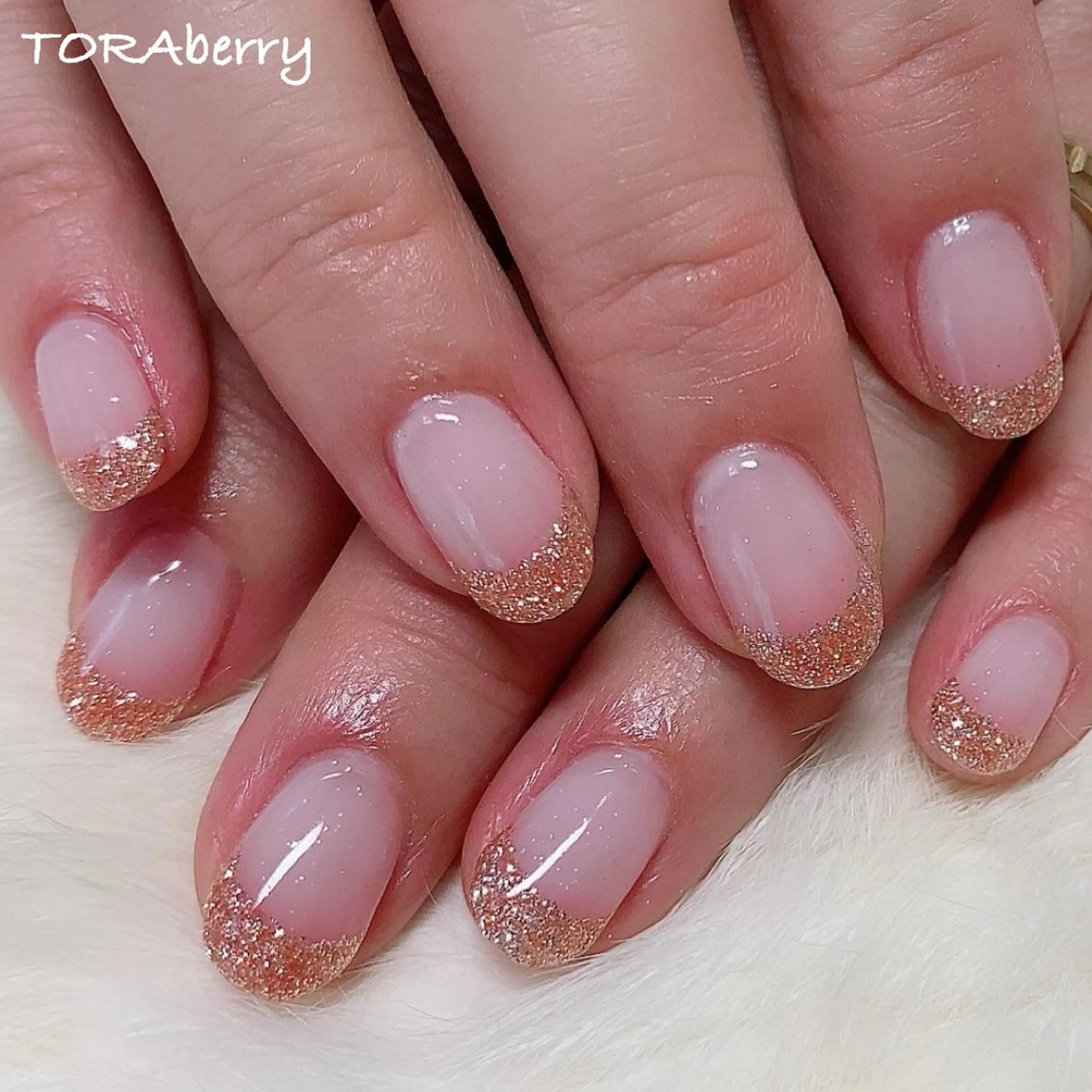 ネイル フレンチネイル ラメ(グリッター) ハンドネイル ネイリスト なつみのネイルデザイン