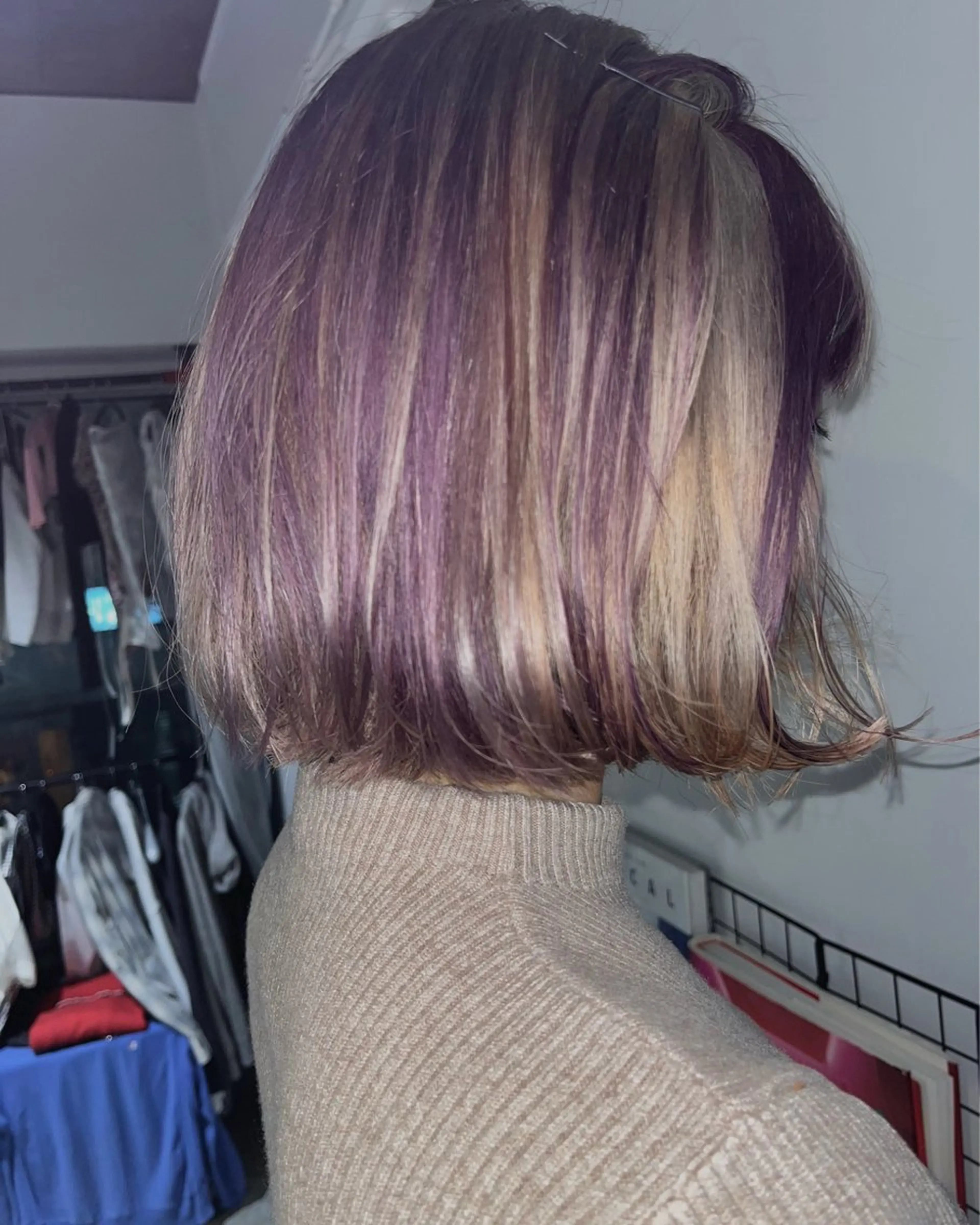 ショート AOI ハイトーン/ボブのヘアスタイル