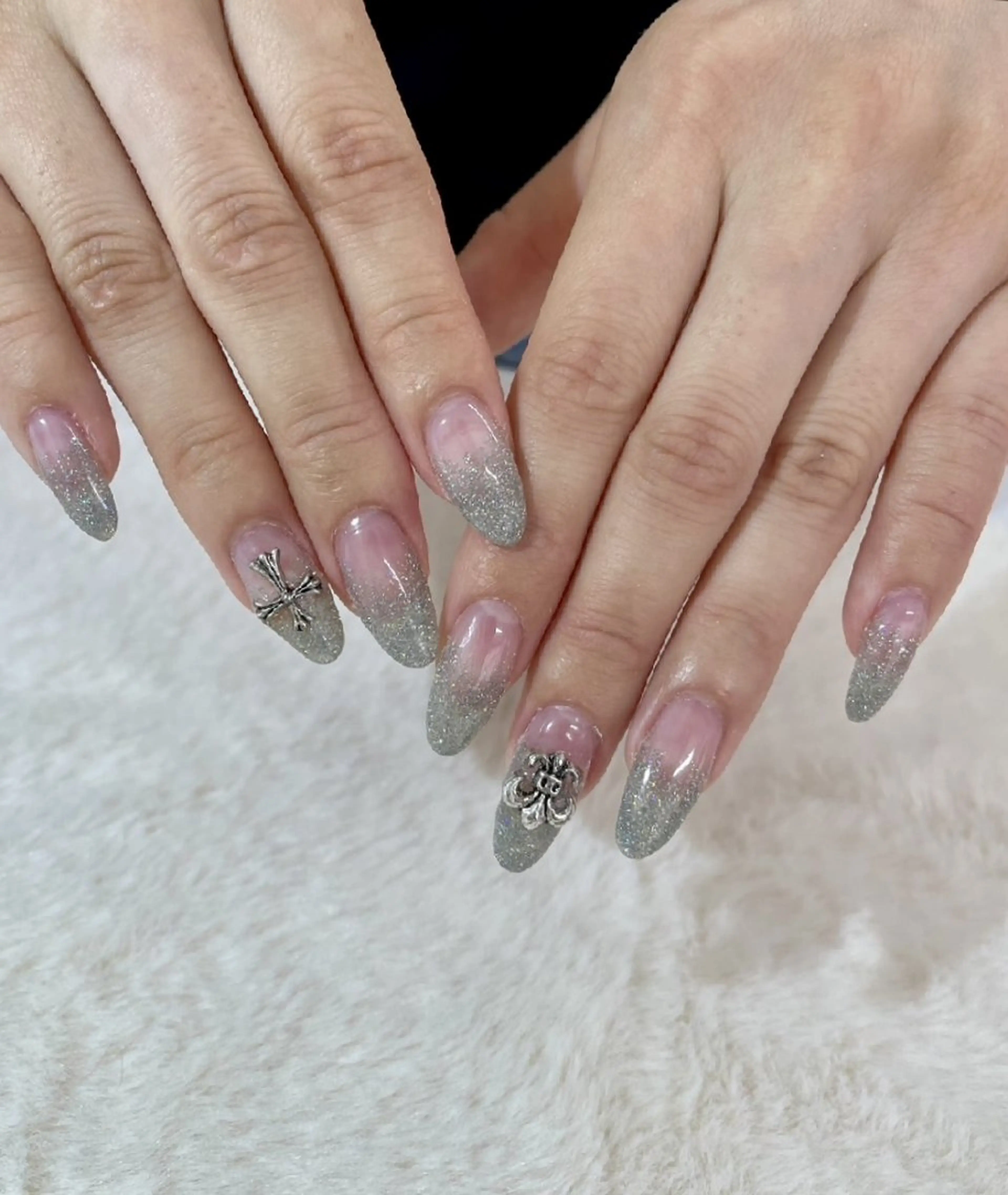 ネイル フラッシュネイル グラデーション キラキラネイル ハンドネイル ハンドケア 心斎橋Salon Epokkuのネイルデザイン