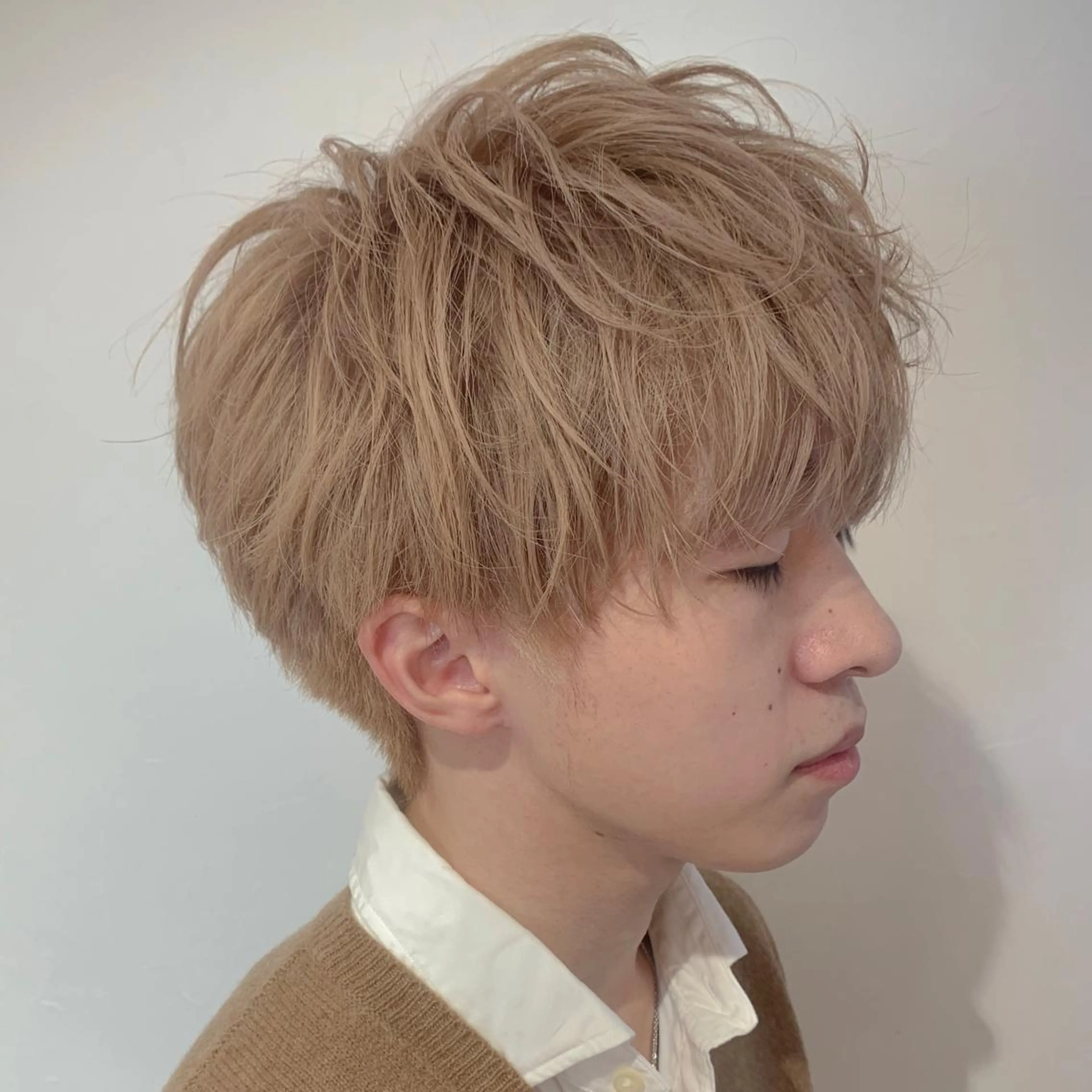 ショート カラー ヘアアレンジ メンズ メンズブリーチ ブリーチ 透明感カラー イルミナカラー 🦋レイヤーカット ミドリカワ🦋のヘアスタイル