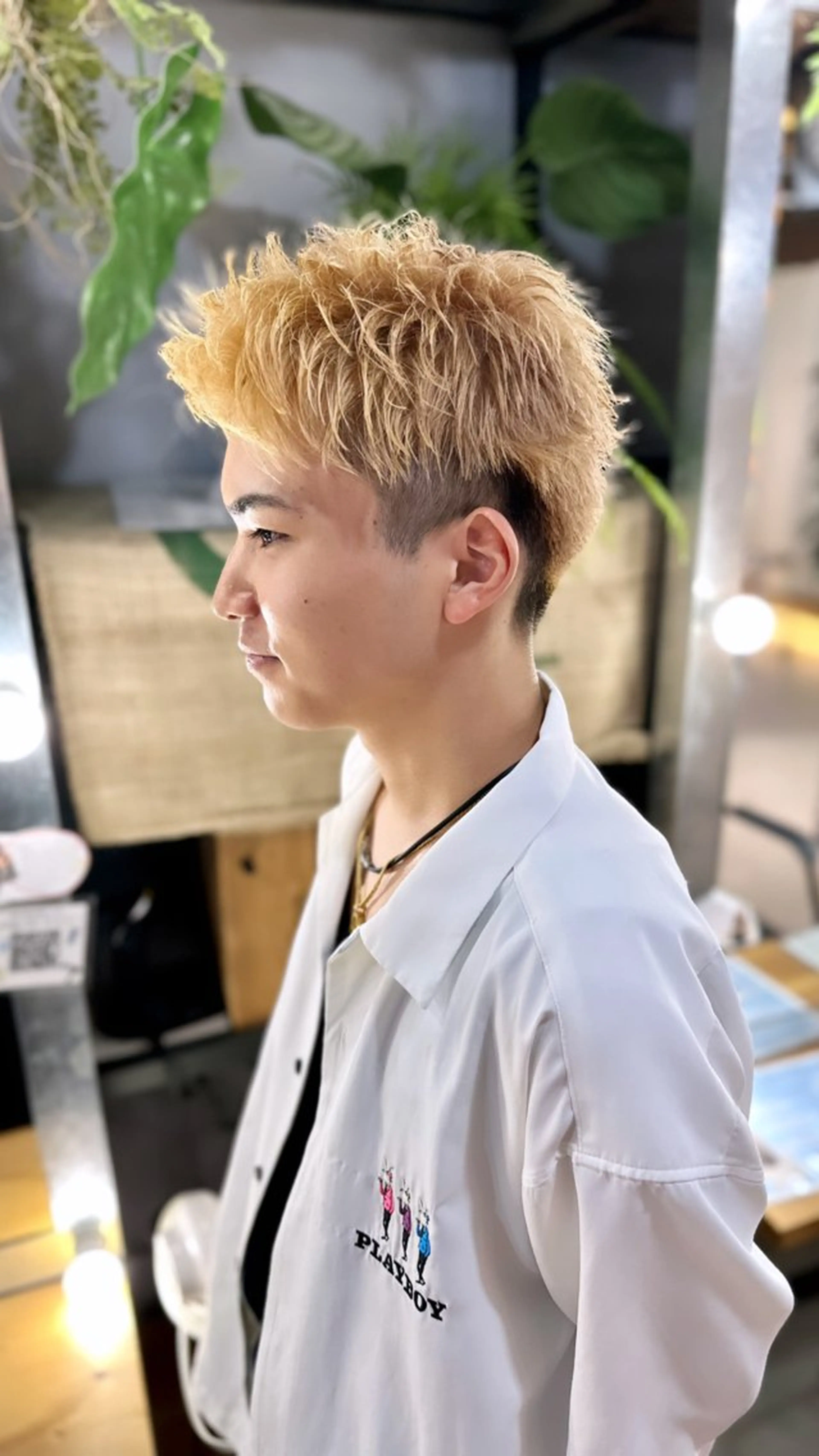 ショート カラー メンズ メンズブリーチ スパイキーショート ベージュカラー ブリーチ ホワイトベージュ 溜 一太のヘアスタイル