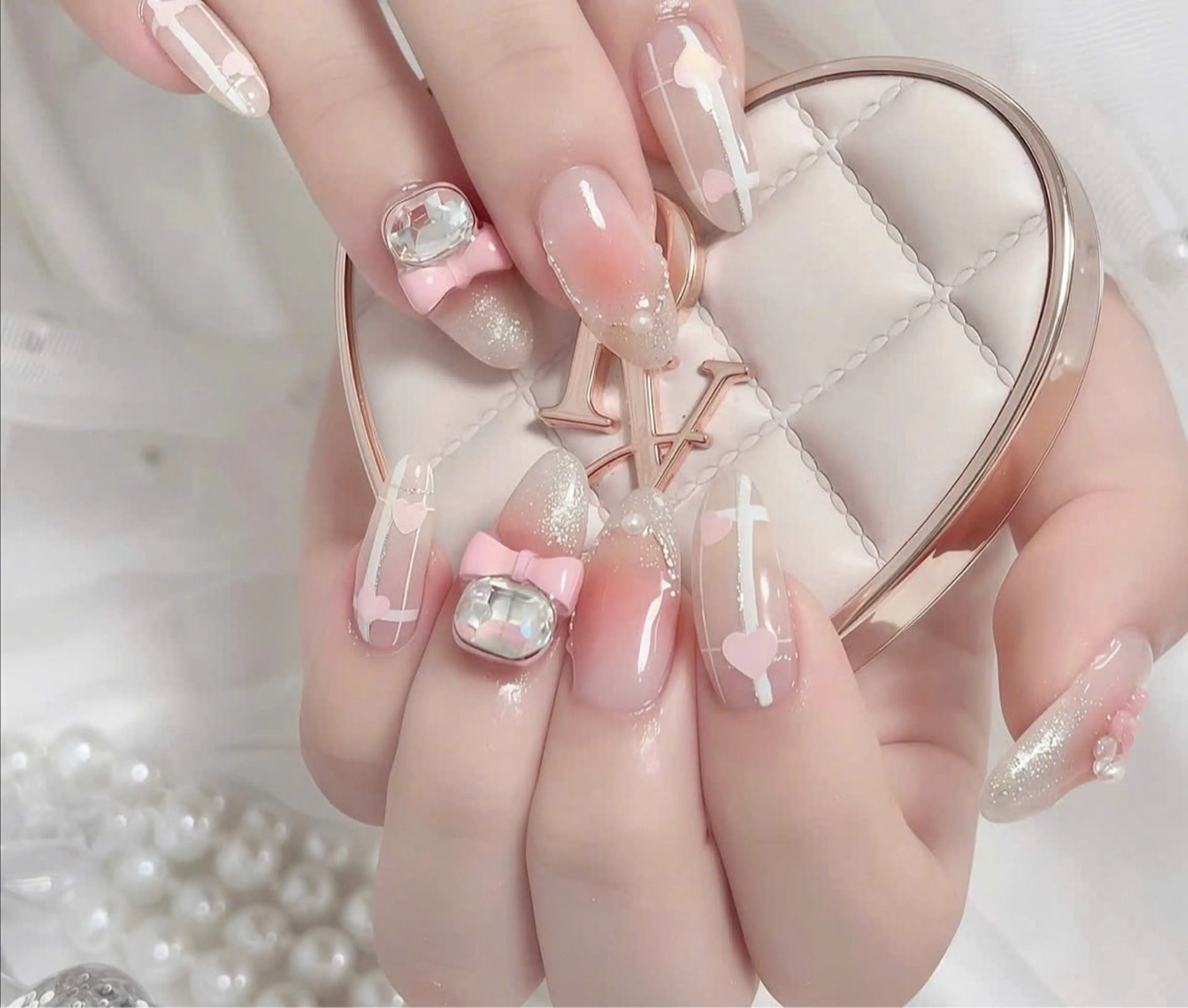 ネイル フレンチネイル ジェルネイル ガラスフレンチ ハロウィン ハート ハンドネイル H.baby Nail Salonのネイルデザイン