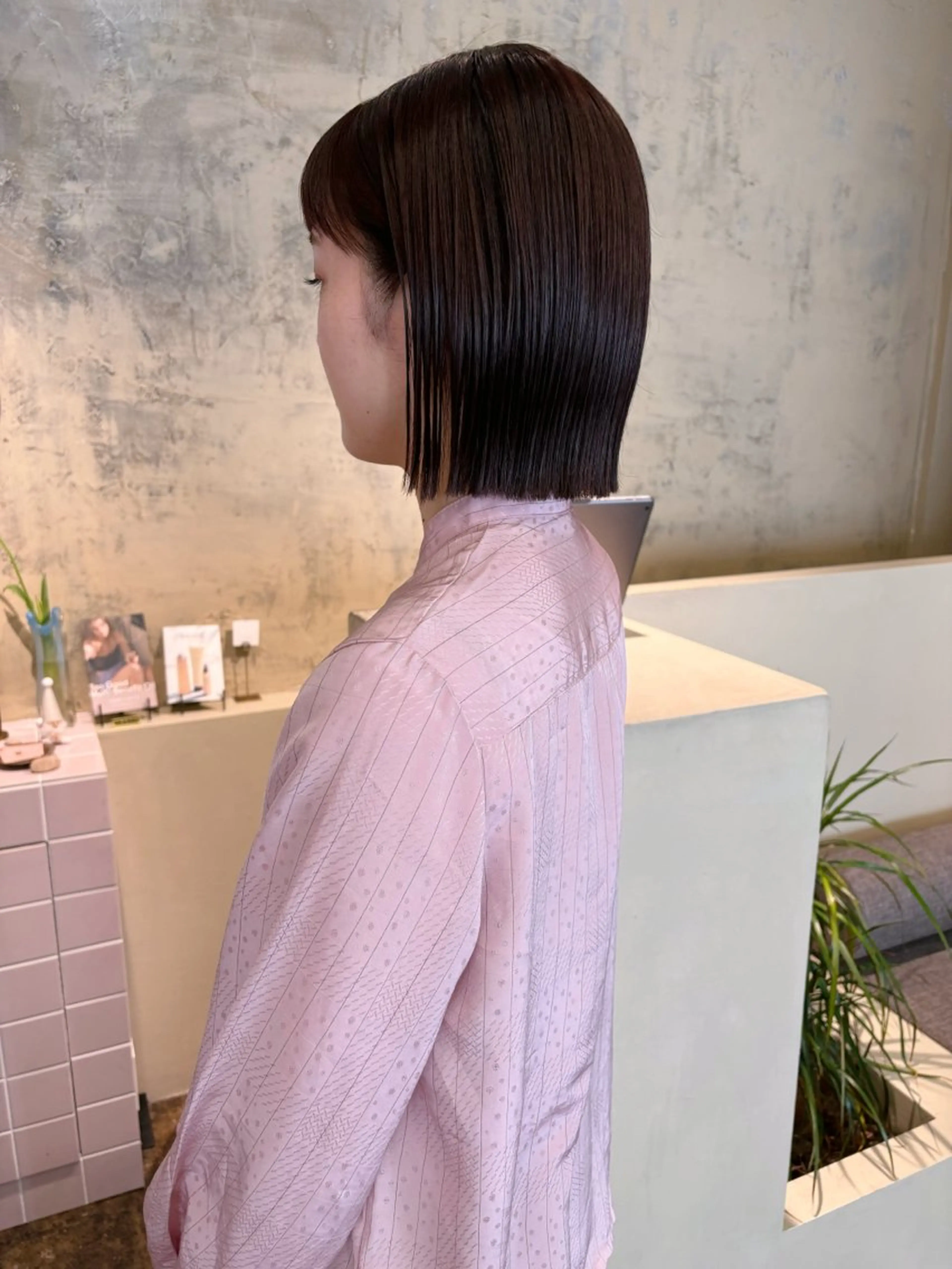 ショート カラー 切りっぱなしボブ ピンクカラー ボブ カット 西山 紗耶香🪽 透明感カラー/ボブのヘアスタイル