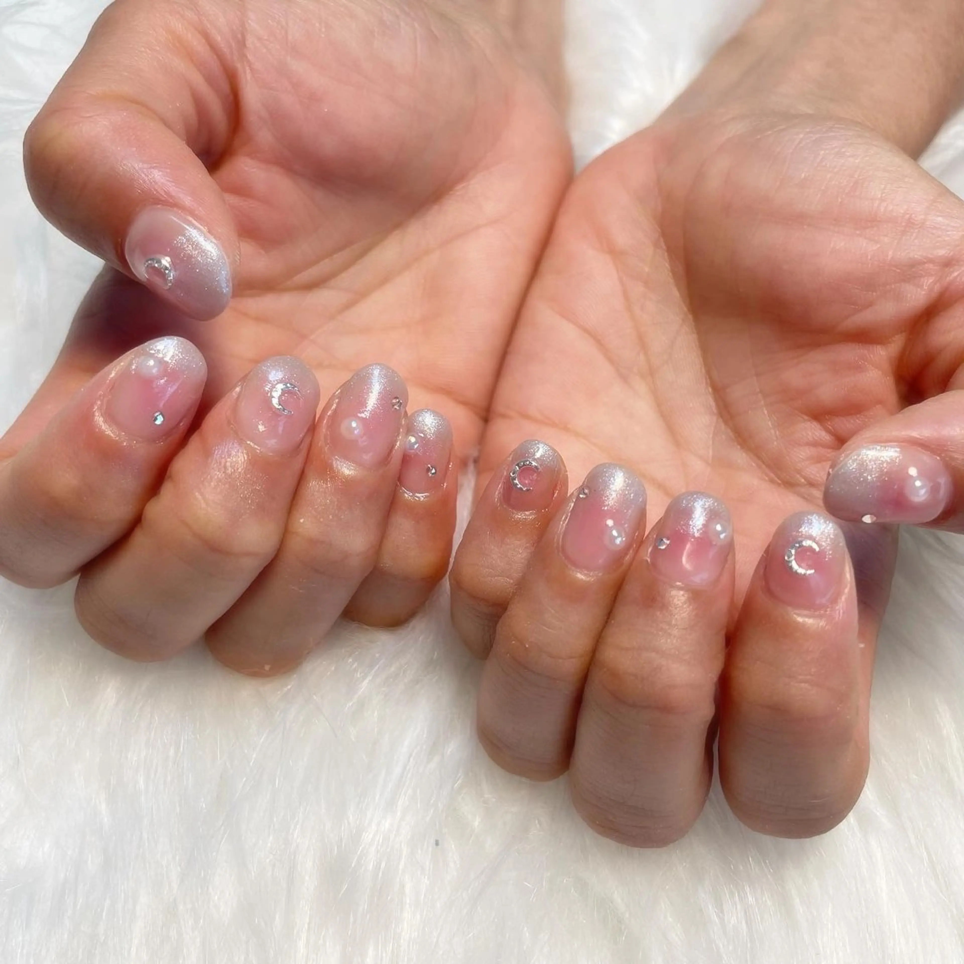 ネイル ハンドネイル ゴテゴテ💙ワンホン リオナのネイルデザイン