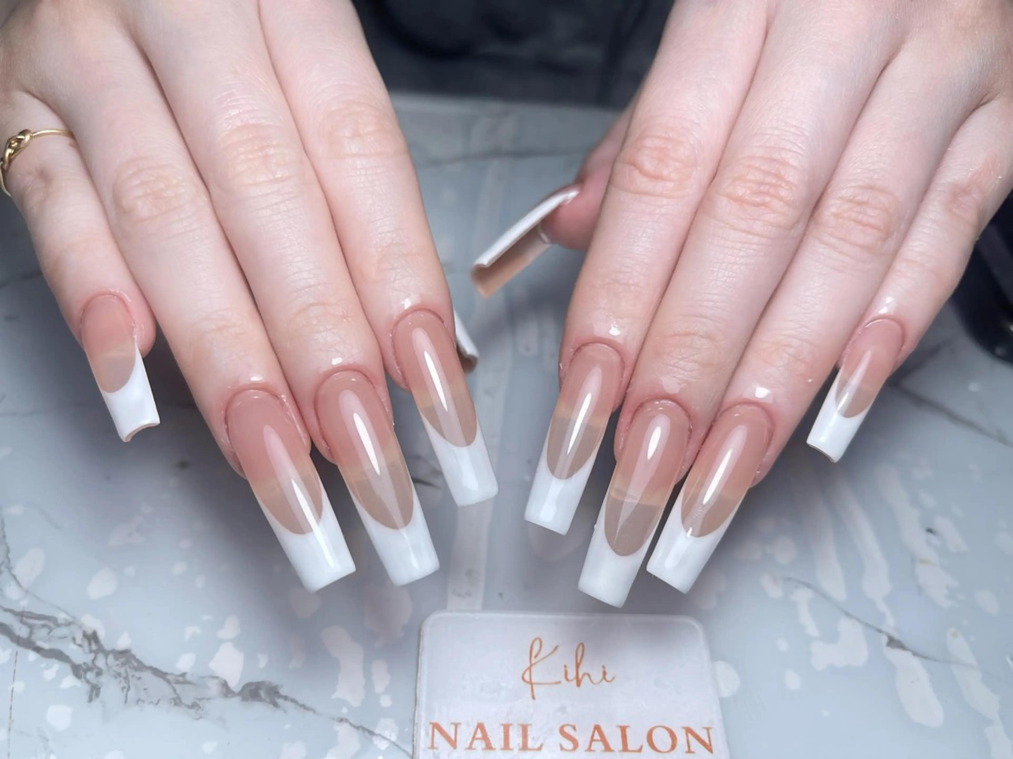 ネイル フレンチネイル ネイルチップ さくら💮💮 【オフ無料】のネイルデザイン