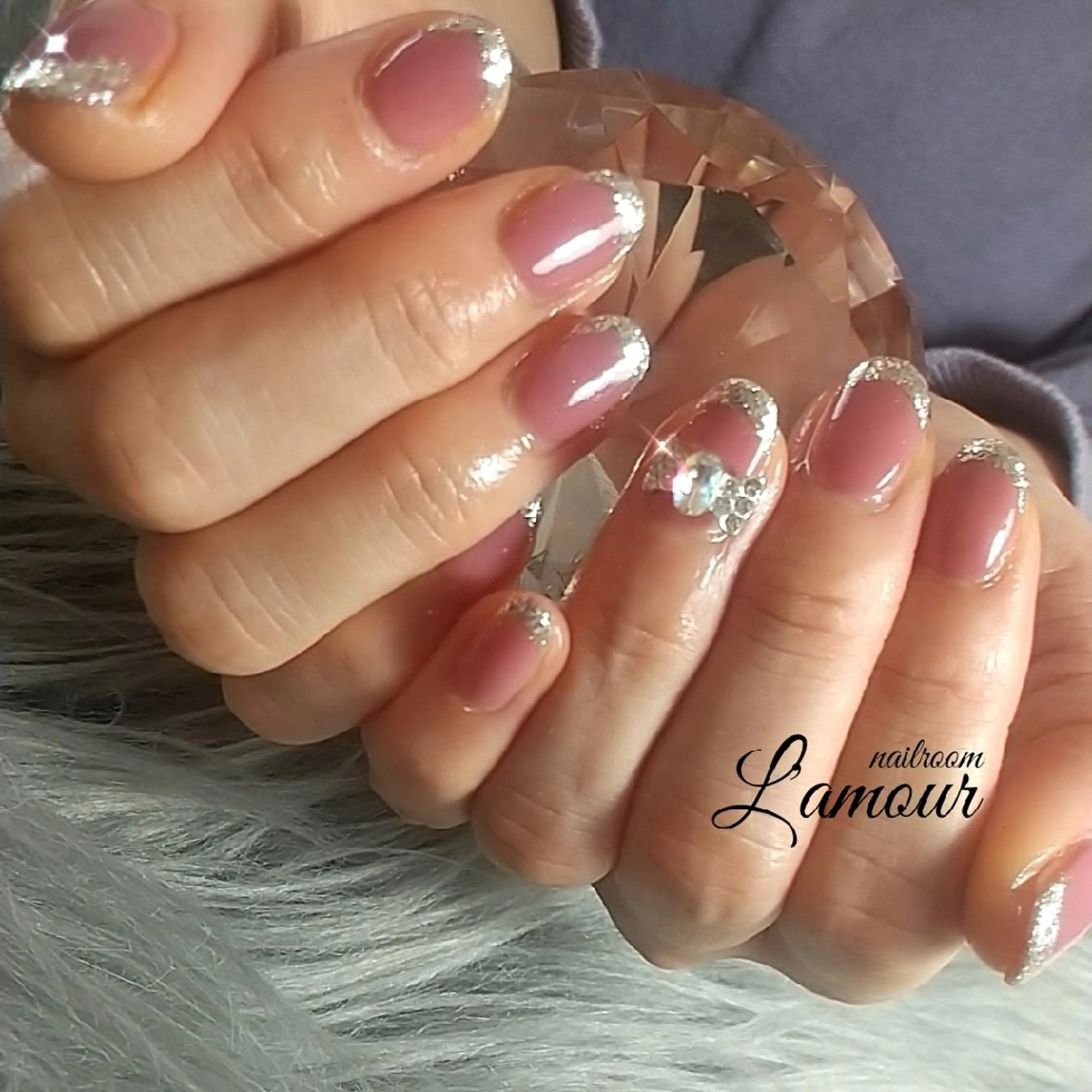 ネイル フレンチネイル ガラスフレンチ L'amour 吹田市のネイルデザイン