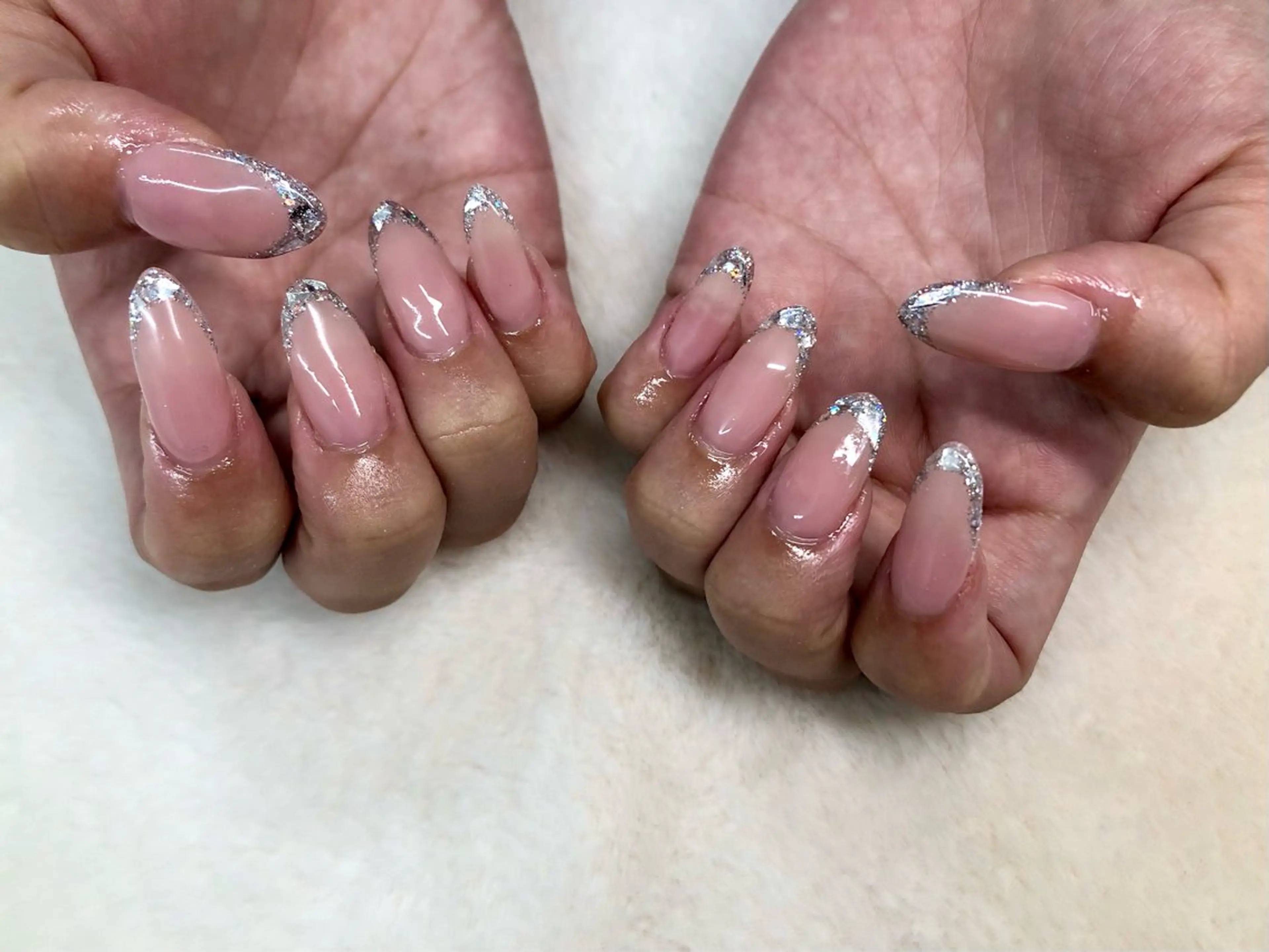 ネイル フレンチネイル ガラスフレンチ シルバー ハンドネイル ハンドケア Epokku ネイルサロンのネイルデザイン