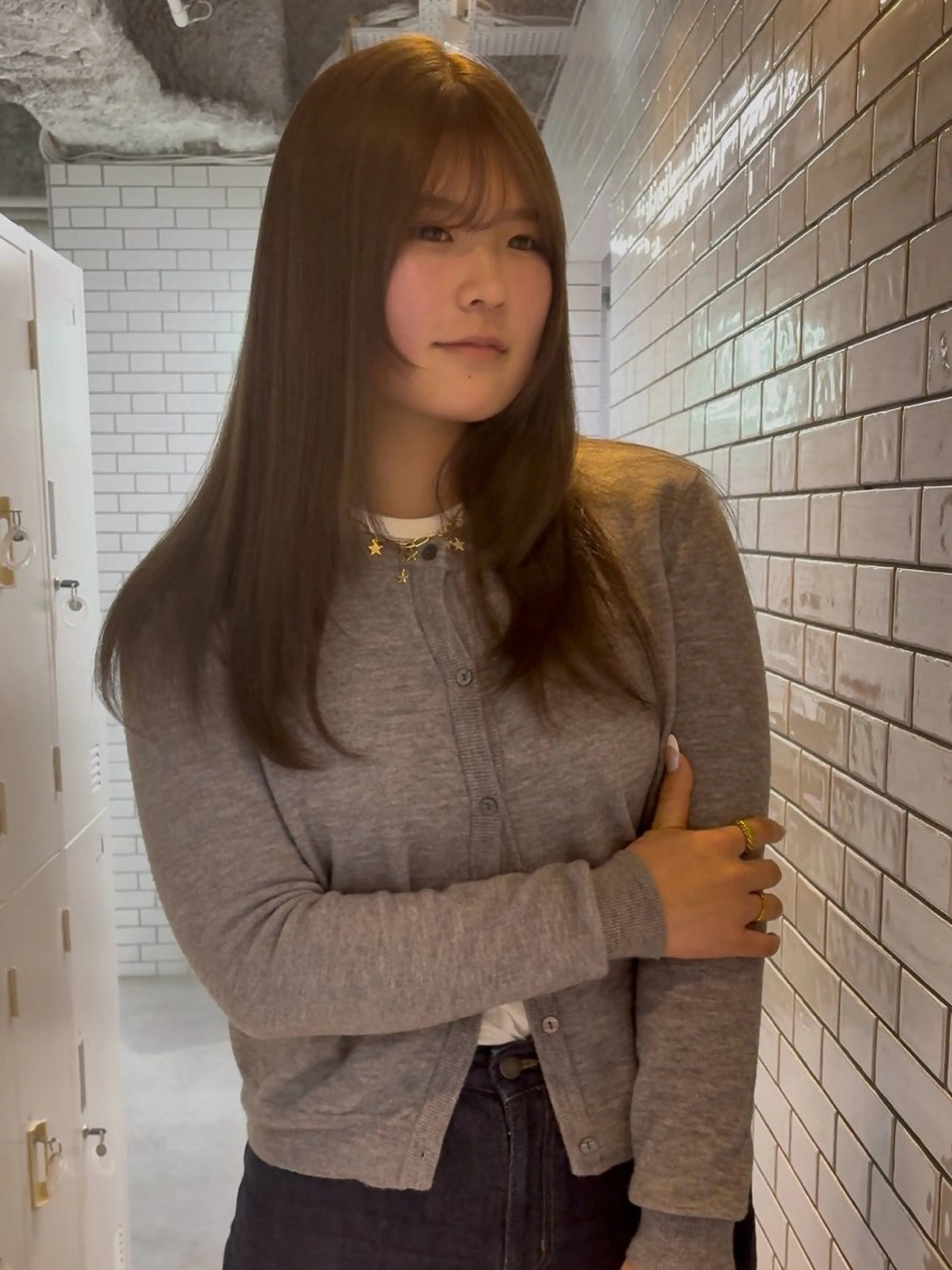 セミロング カラー ベージュカラー ミルクティーベージュ 韓国🇰🇷レイヤー 似合わせ顔まわりのヘアスタイル