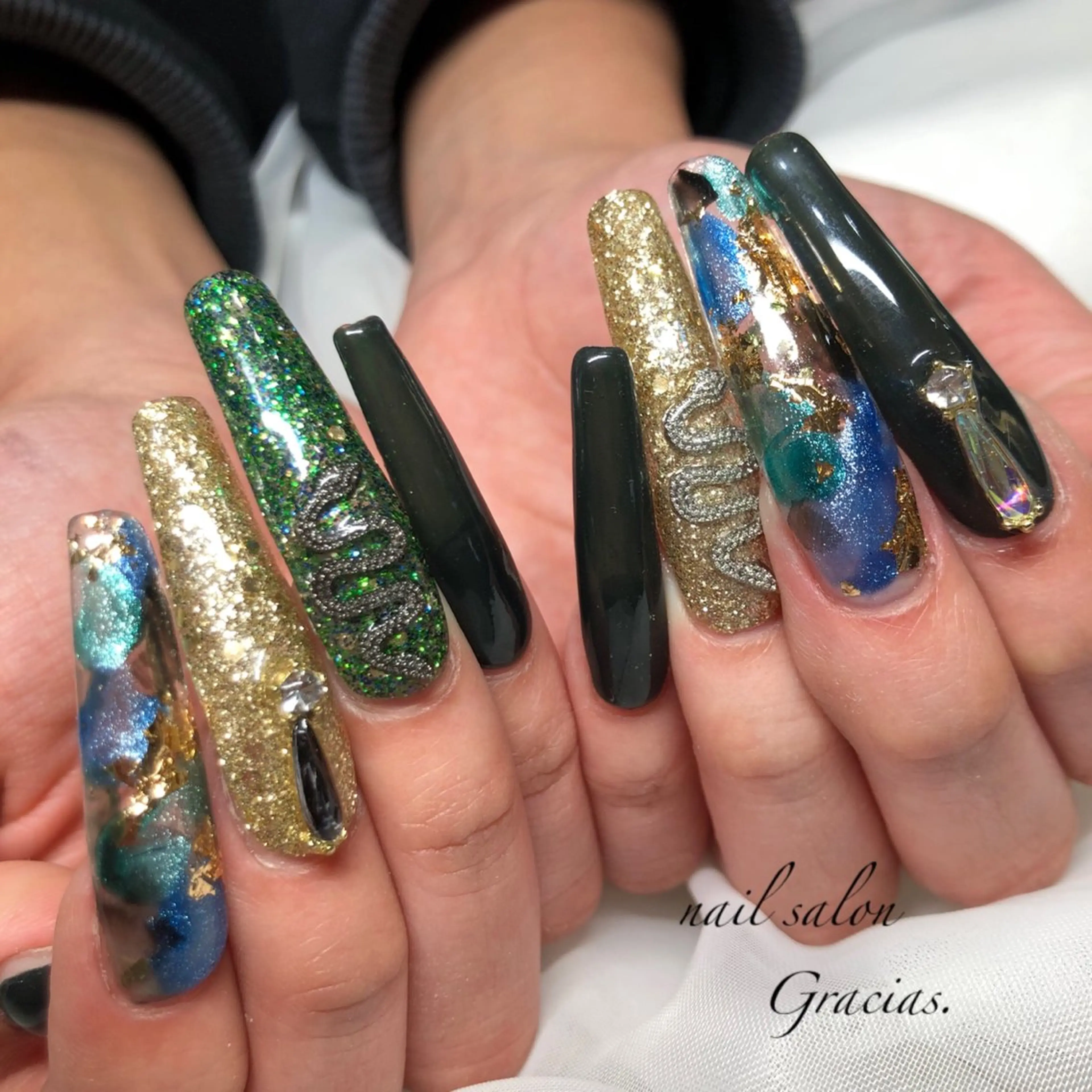 ネイル アートネイル 長さ出し フレンチネイル ジェルネイル グラデーション Gracias. rieのネイルデザイン