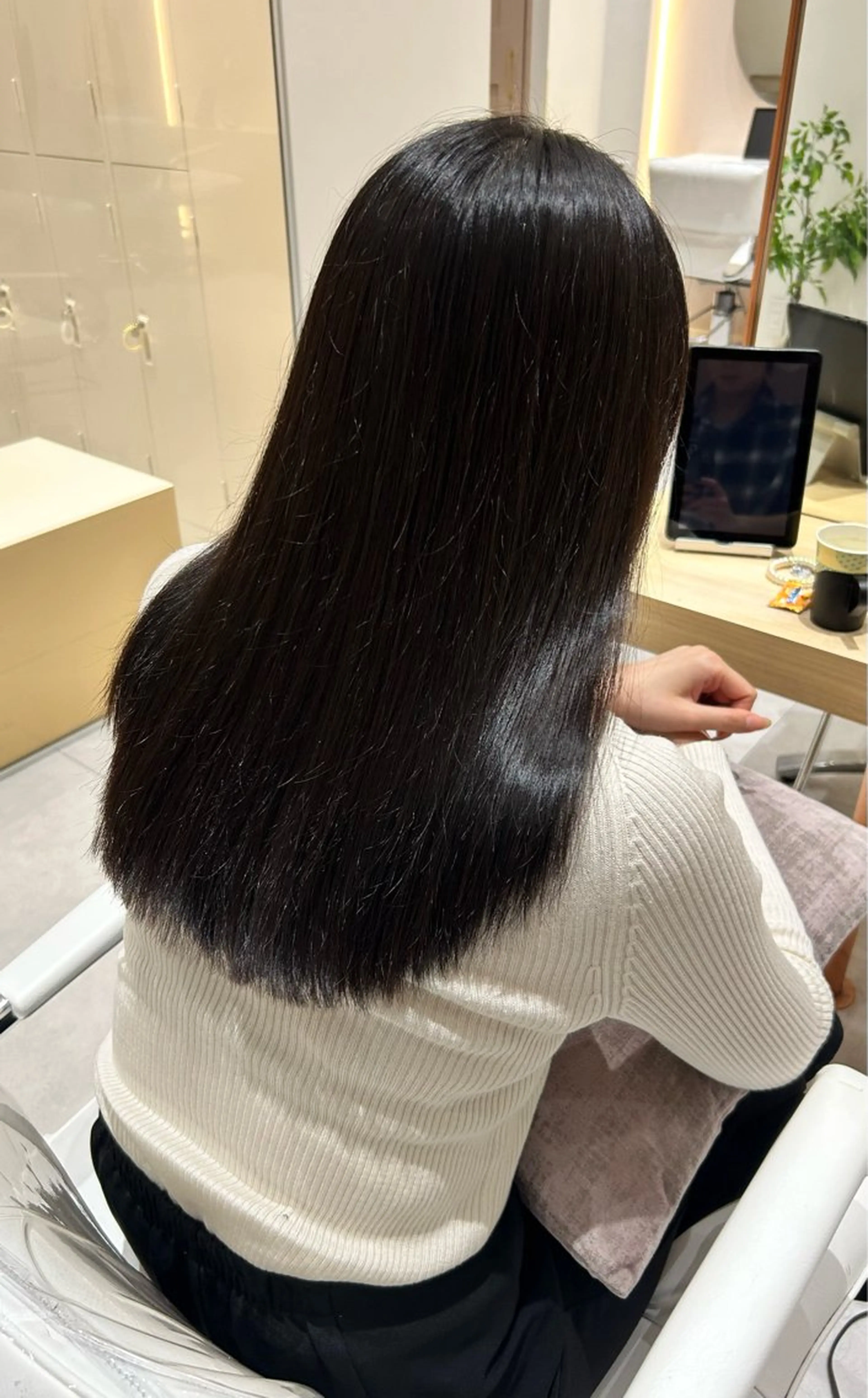 セミロング カラー ベージュカラー 黒髪 ブラウンカラー 透明感カラー グレージュ カット ヘアカラー 縮毛矯正 トリートメント 中澤/韓国風/ 艶髪/髪質改善のヘアスタイル