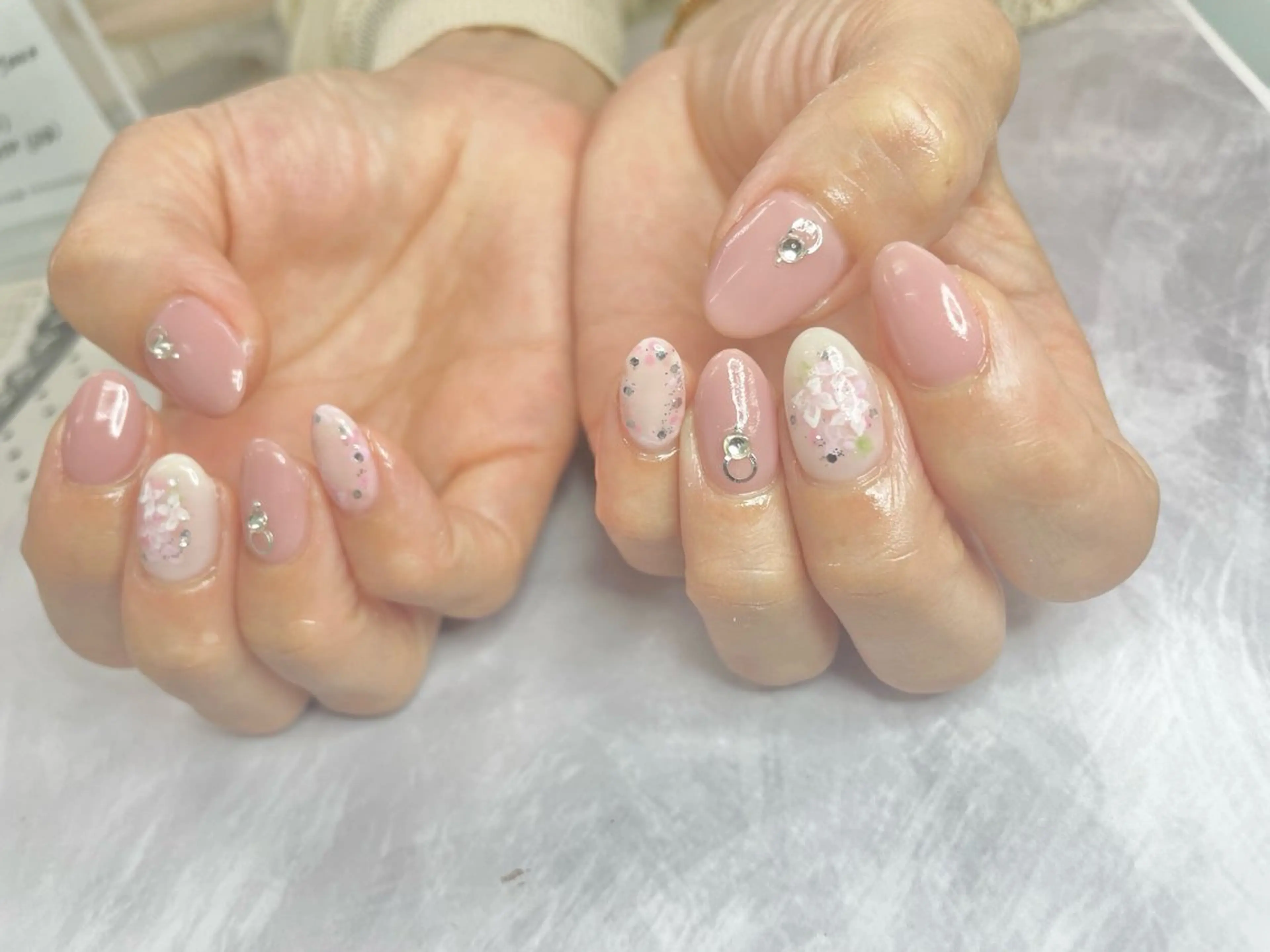 ネイル Rich to勝川店所属・村瀬 満里子のネイルデザイン