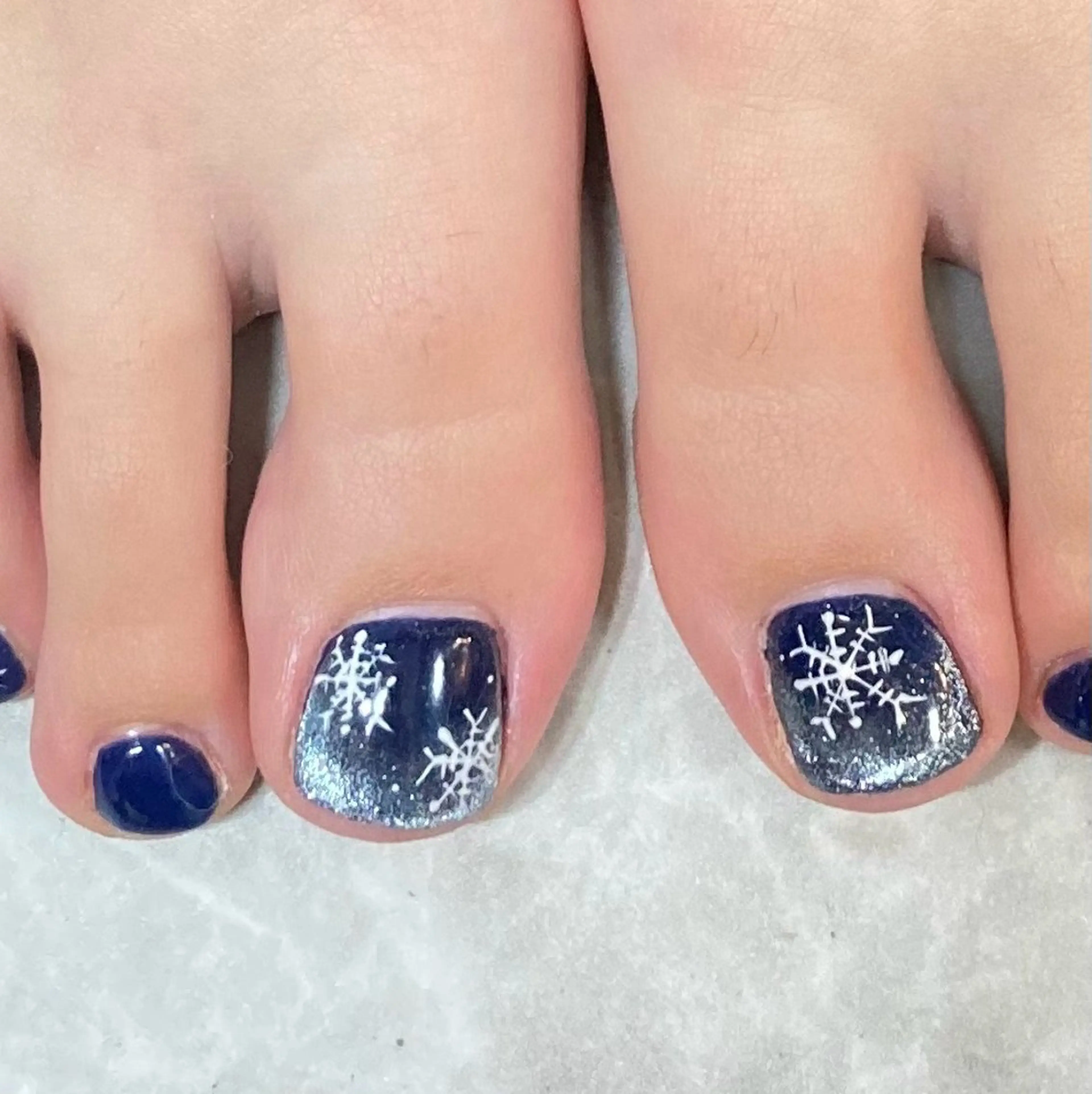 ネイル アートネイル フットネイル グラデーション マグネットネイル ネイビー MonFavori所属・MonFavori 坂田のネイルデザイン