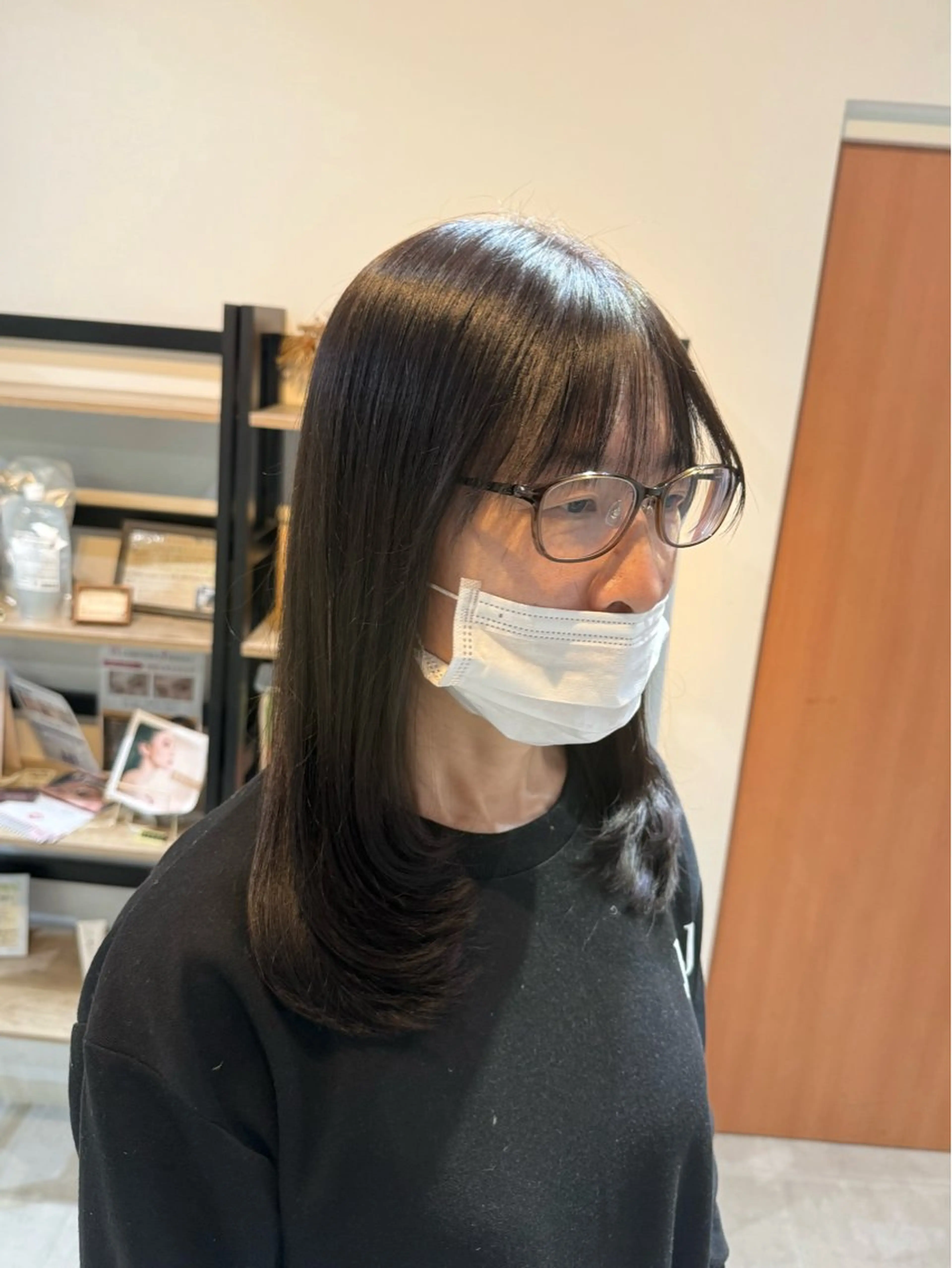 セミロング レイヤーカット カット ヘアカラー 島 歩那のヘアスタイル