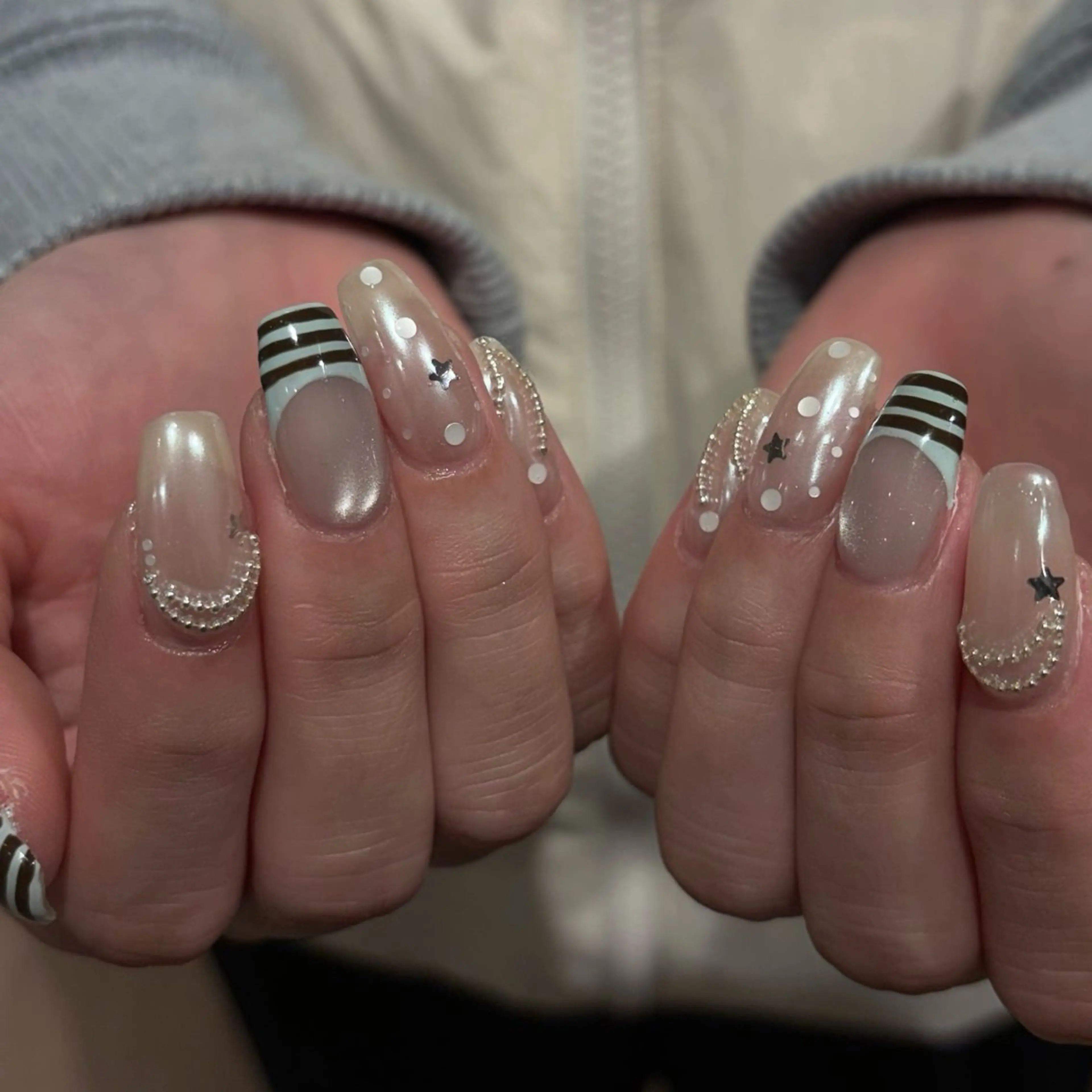 ネイル ボーダー ドット 氷ネイル・うるうるネイル キラキラネイル マグネットネイル ハンドネイル Bianca名駅店 安田のネイルデザイン