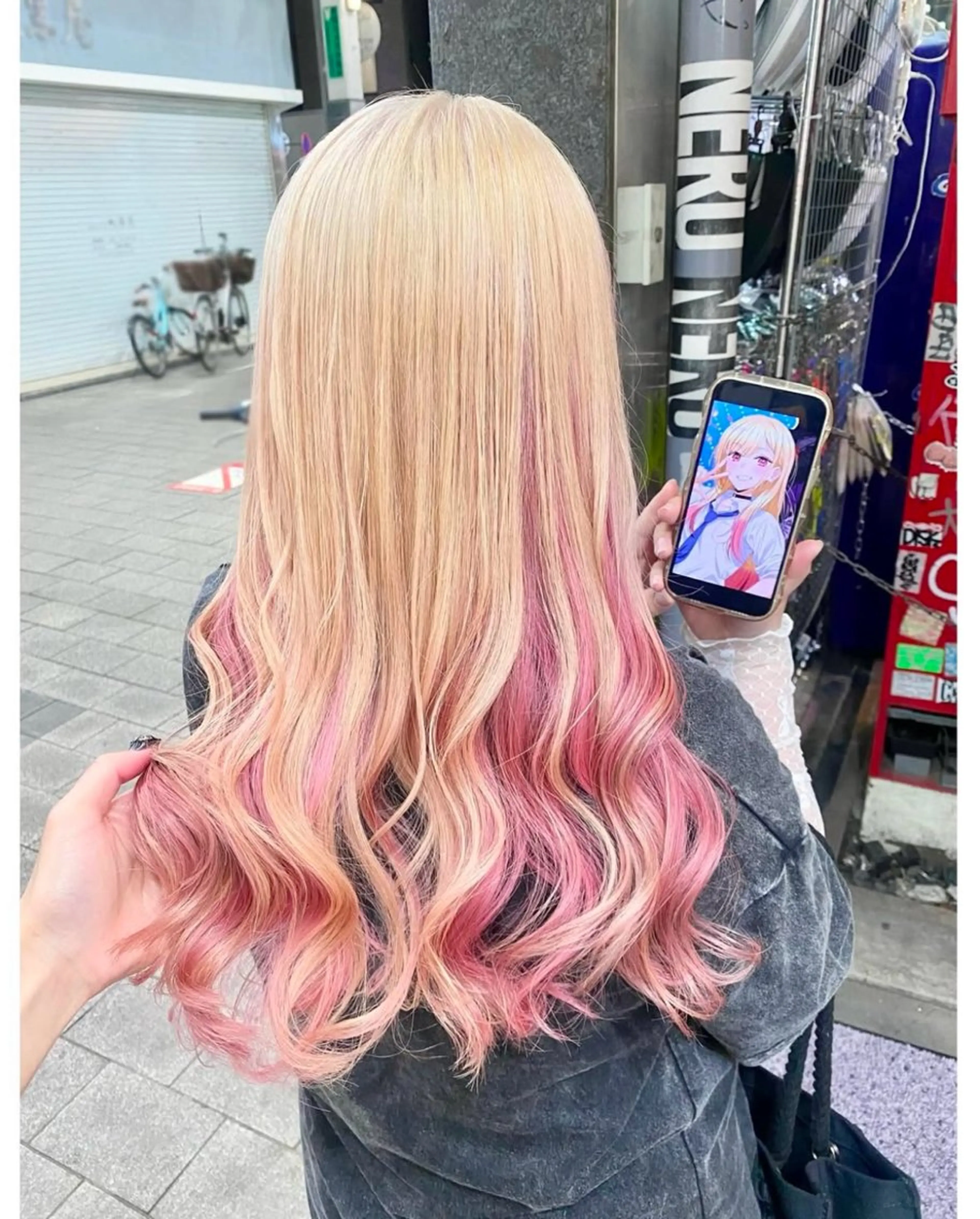 ロング カラー グラデーションカラー インナーカラー ピンクカラー ヘアカラー GARU-ガル-所属・TSUNO🦖 派手髪/オタク美容師のヘアスタイル