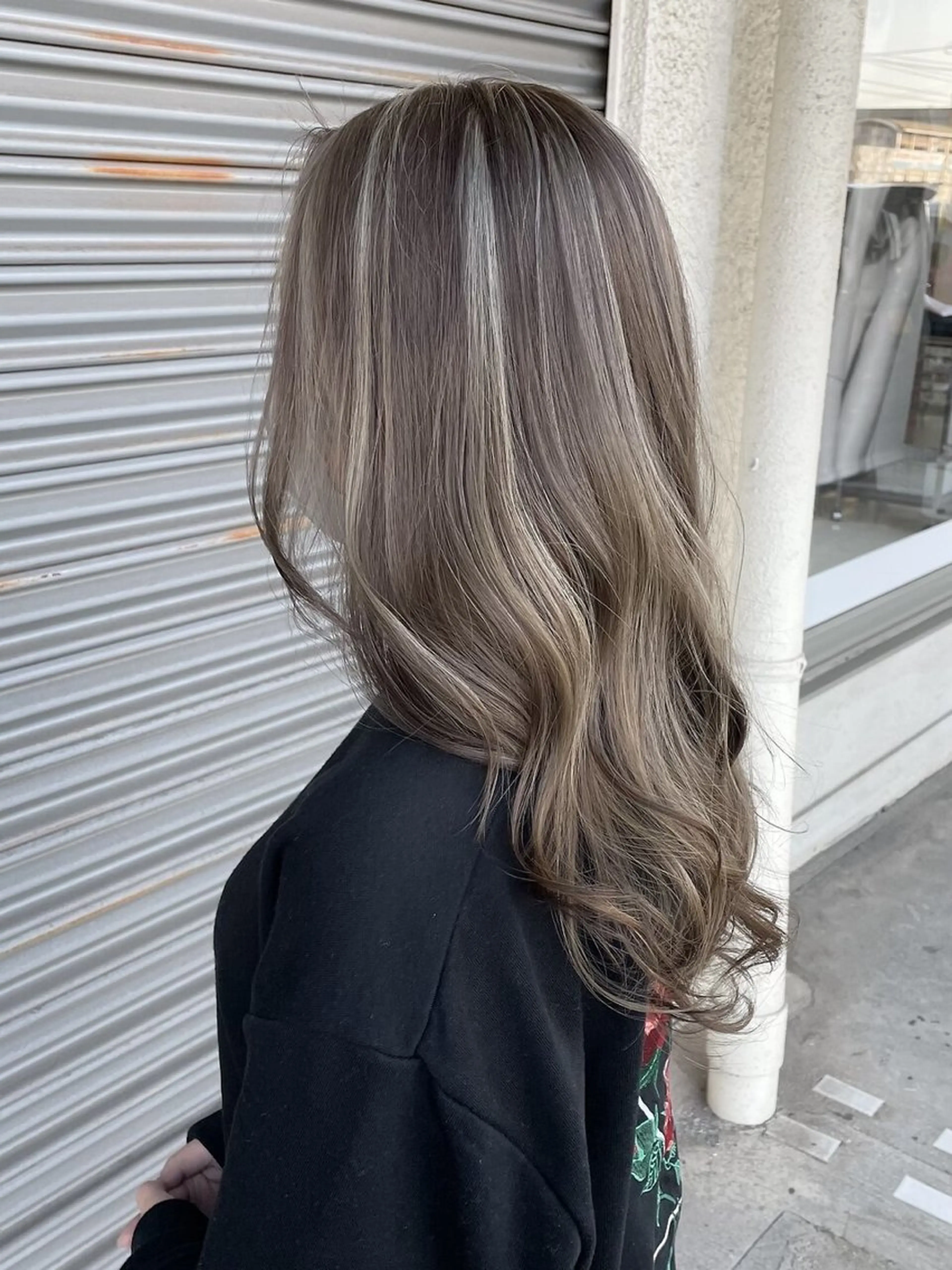 ロング カラー ハイライトカラー ハイライト 伴藤 寿男のヘアスタイル