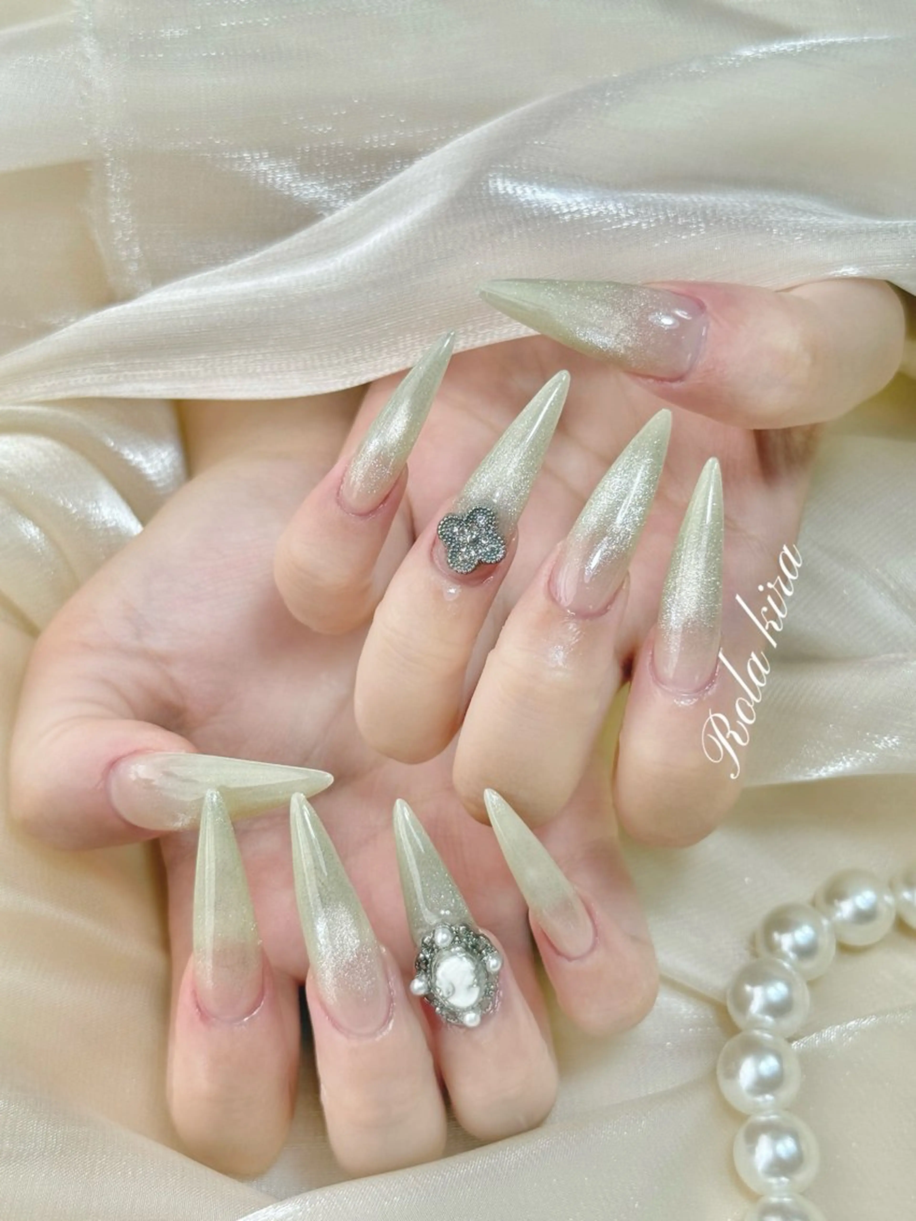 ロング ハンドネイル Rola kira nail salon所属・Rola kira 麗のネイルデザイン