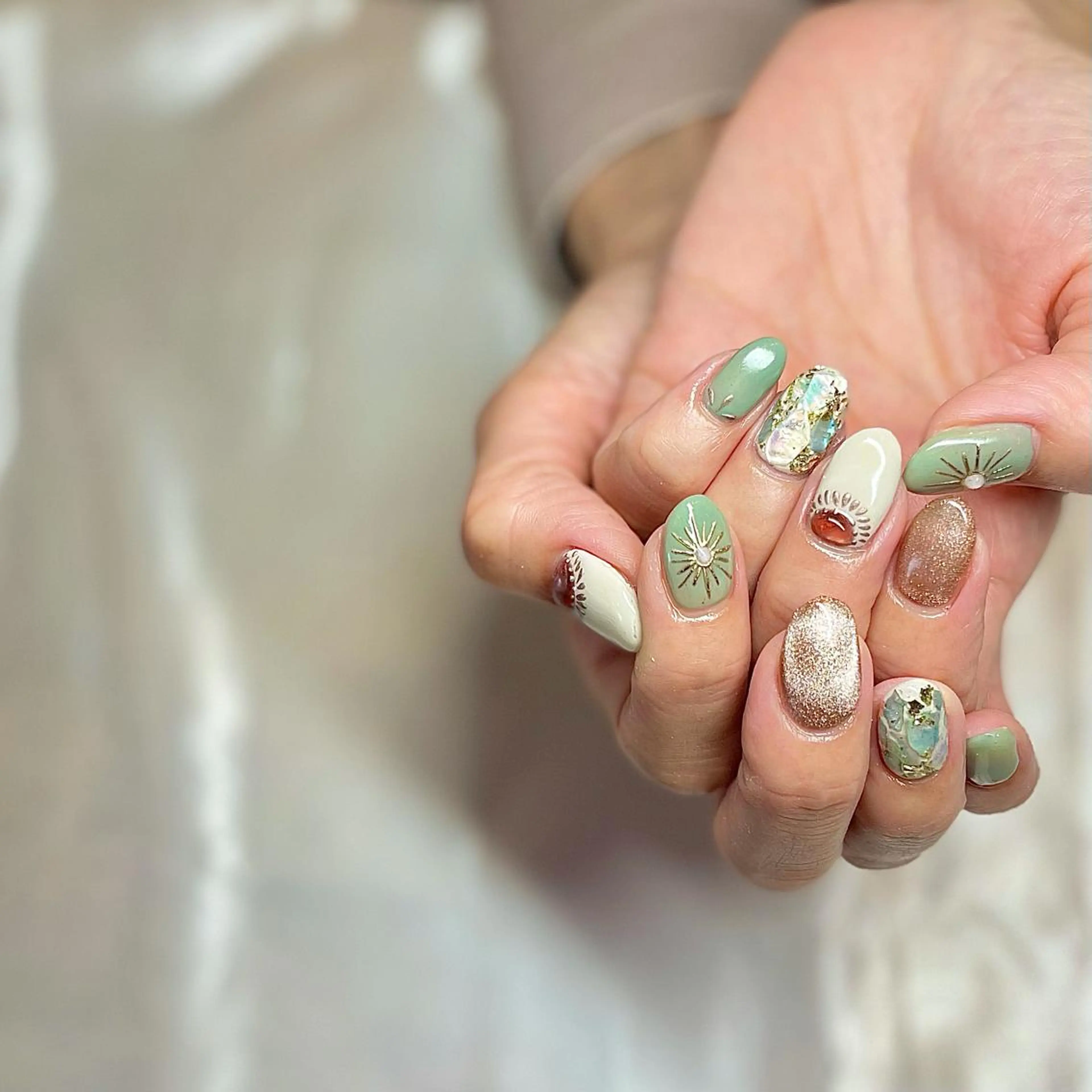 ミディアム カラー パーマ ヘアアレンジ メンズ キッズ ネイル マツエク・マツパ ミント アートネイル nail&eye Aoのマツエク・マツパデザイン