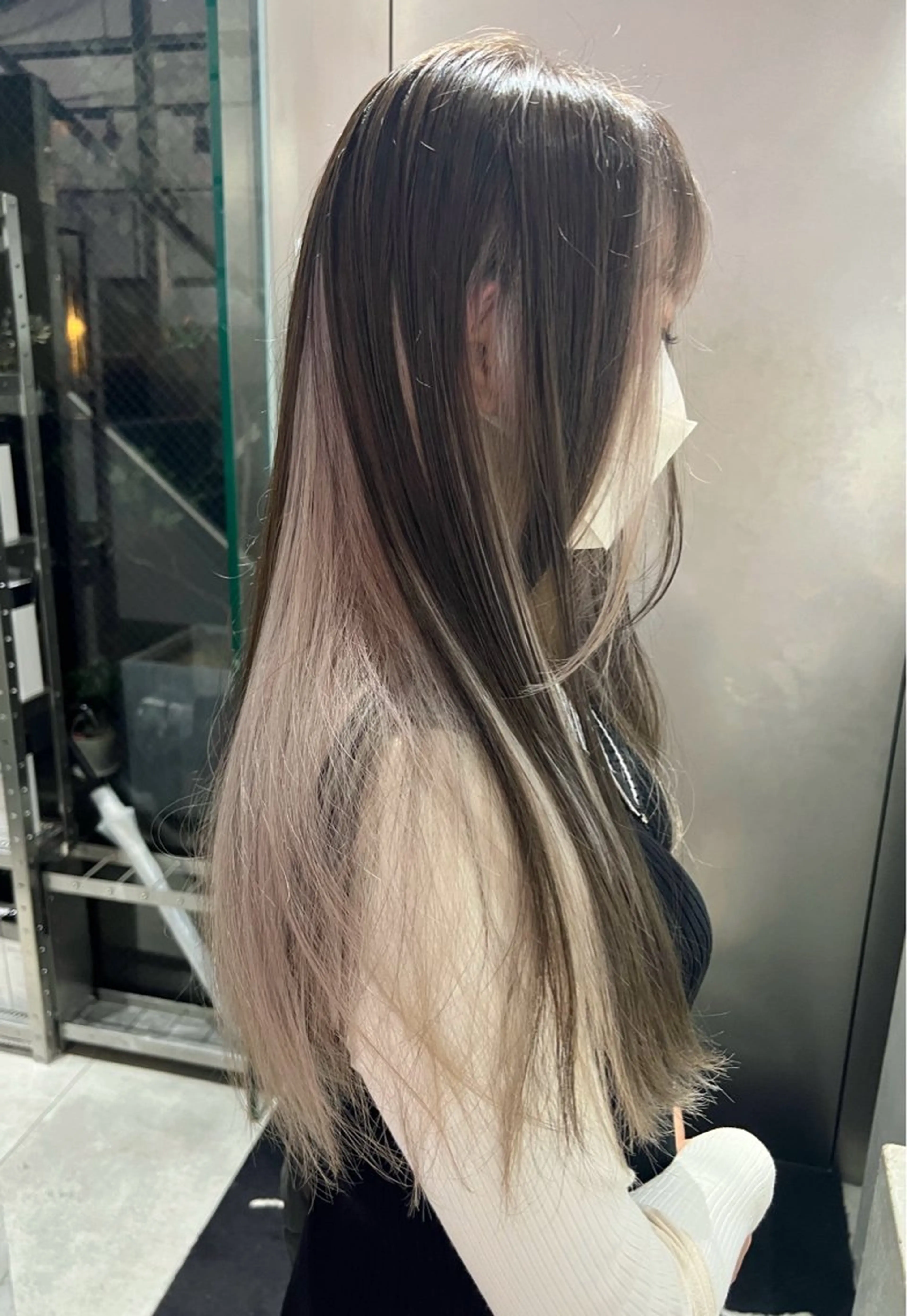 ロング カラー インナーカラー ヘアカラー CHERIEブリーチ ダブルカラー　天神のヘアスタイル