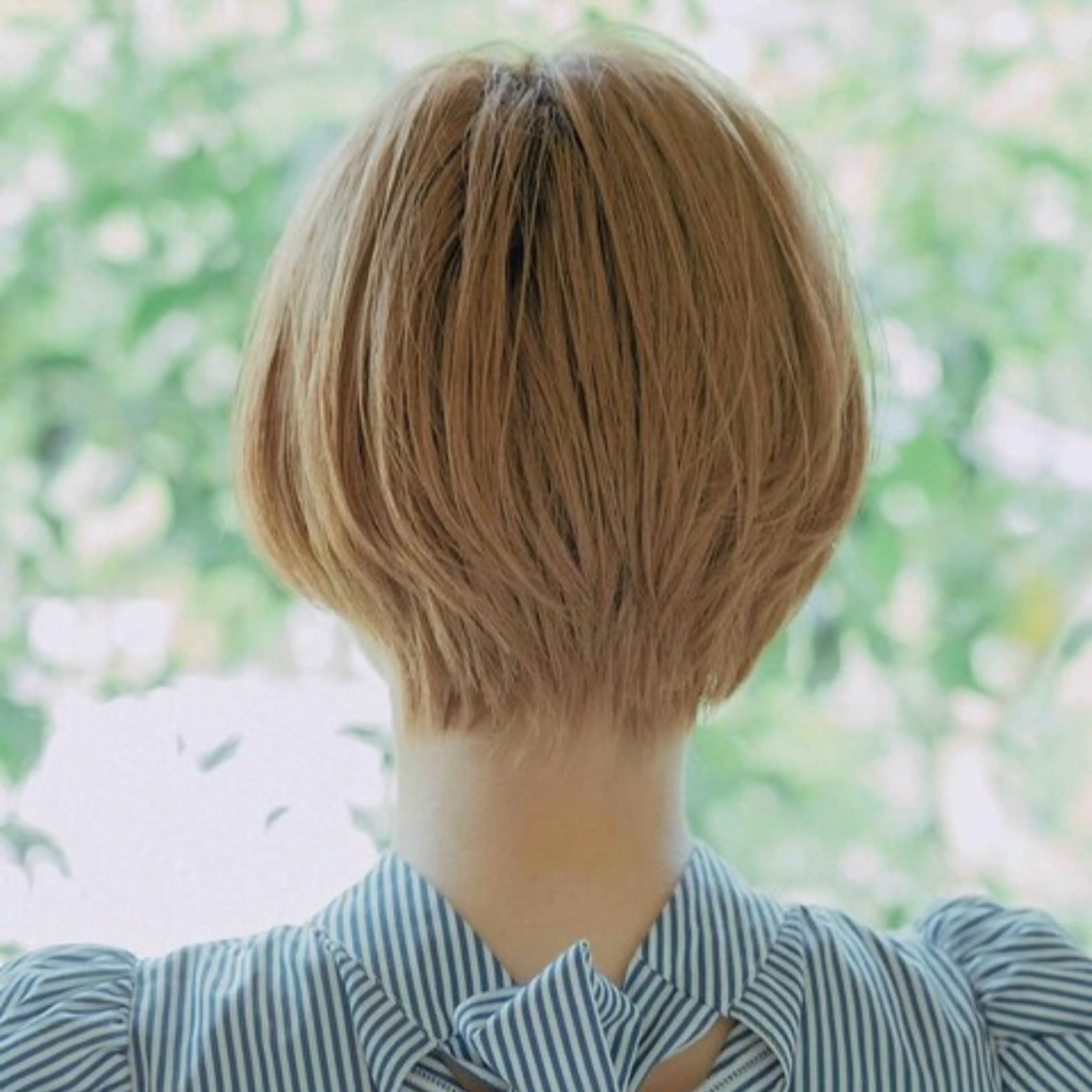 ショート カラー ハイトーン/ボブ/ ハイライト🌱ᩚ涼介のヘアスタイル