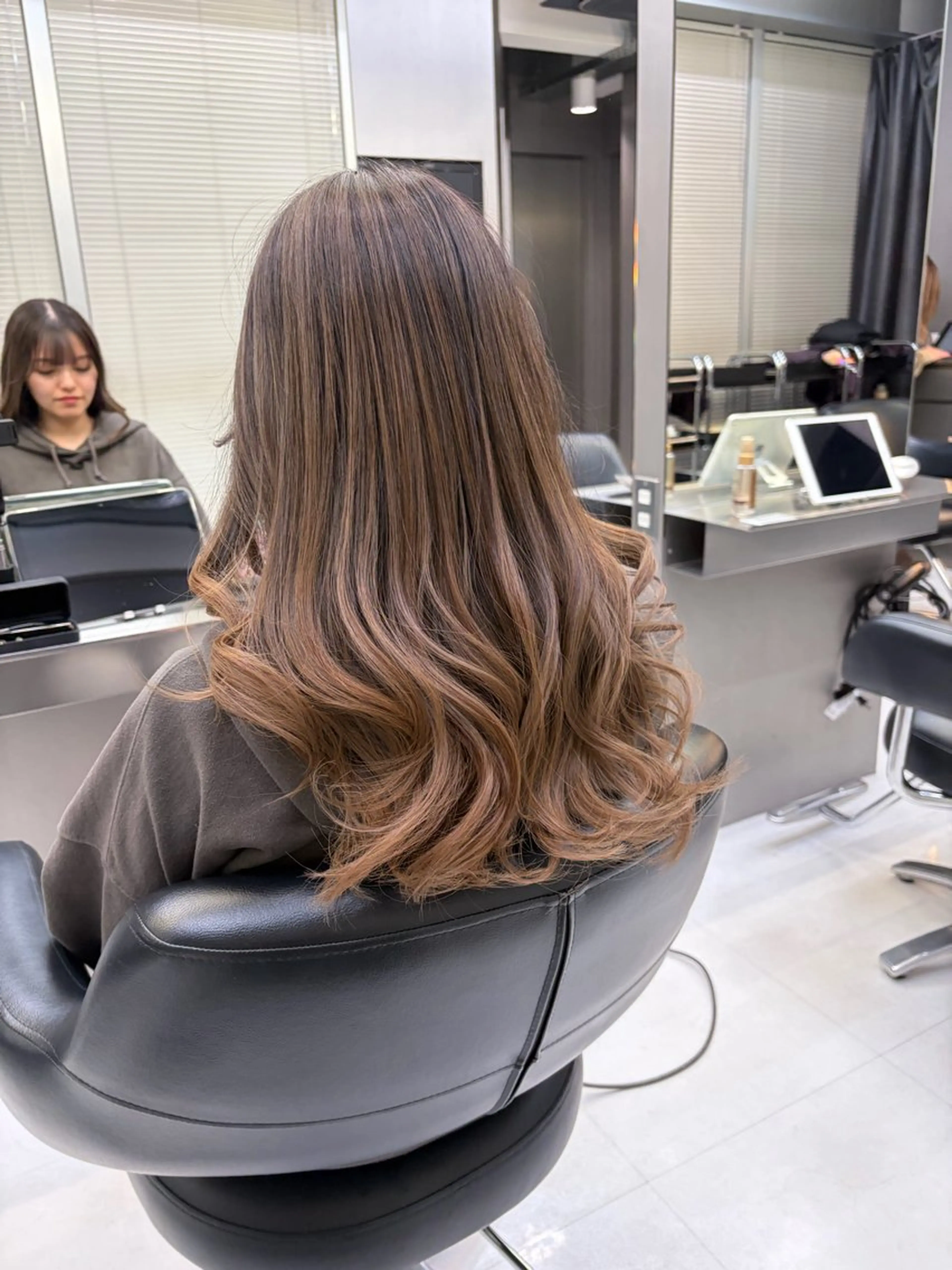 ロング ヘアカラー ヘアセット 🫧バレイヤージュ/ ハイトーン/ミズキのヘアスタイル