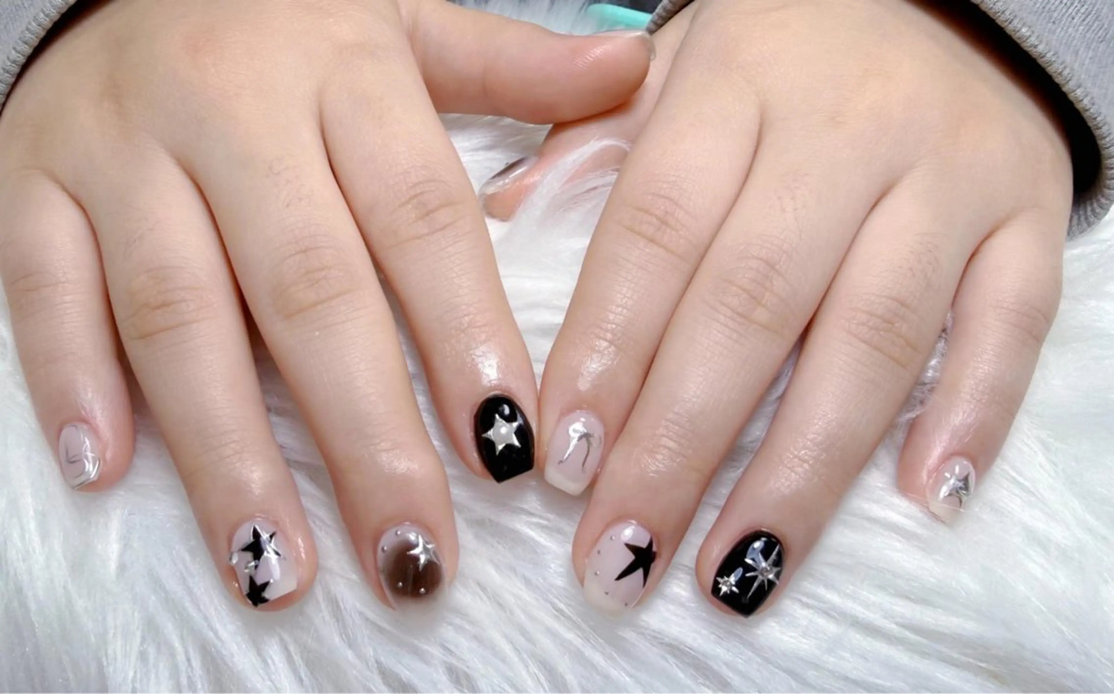 ネイル 小島 阿佑美のネイルデザイン