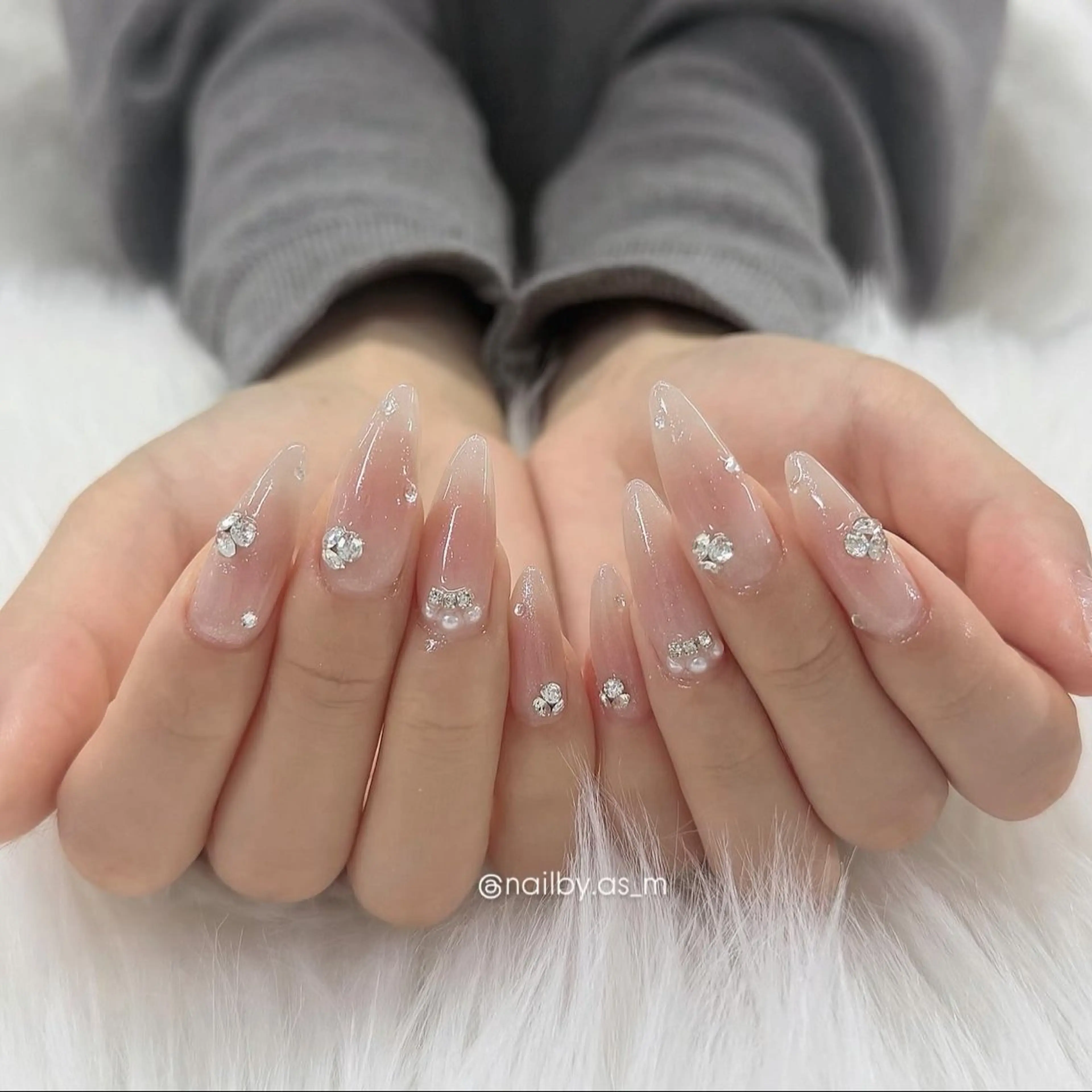 ネイル MARU Nail Salon所属・落合 明日美のネイルデザイン