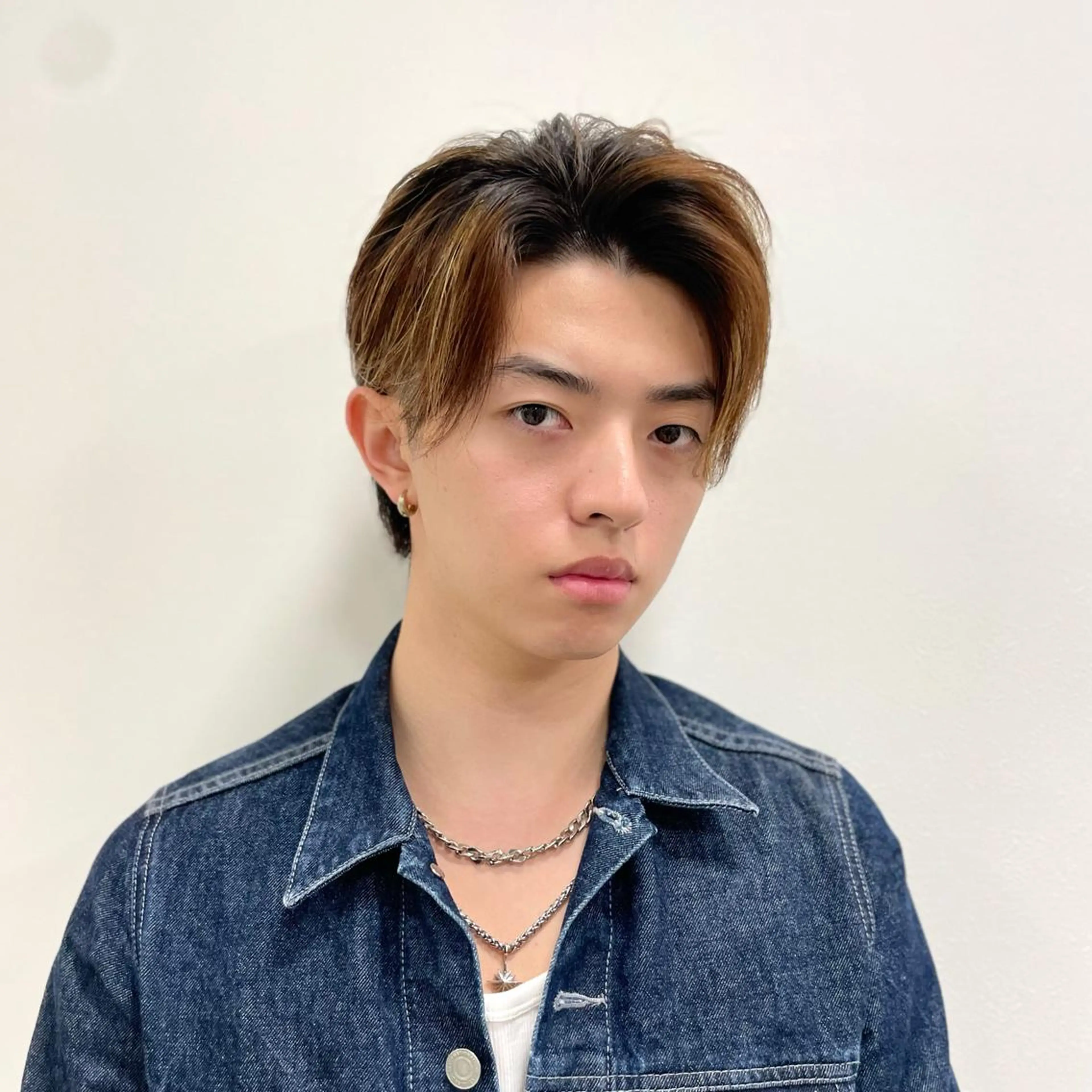 ショート カラー メンズ メンズハイライト ベージュカラー ハイライトカラー ハイライト カット クロスパーマ/うる艶 カラー/Kurumiのヘアスタイル