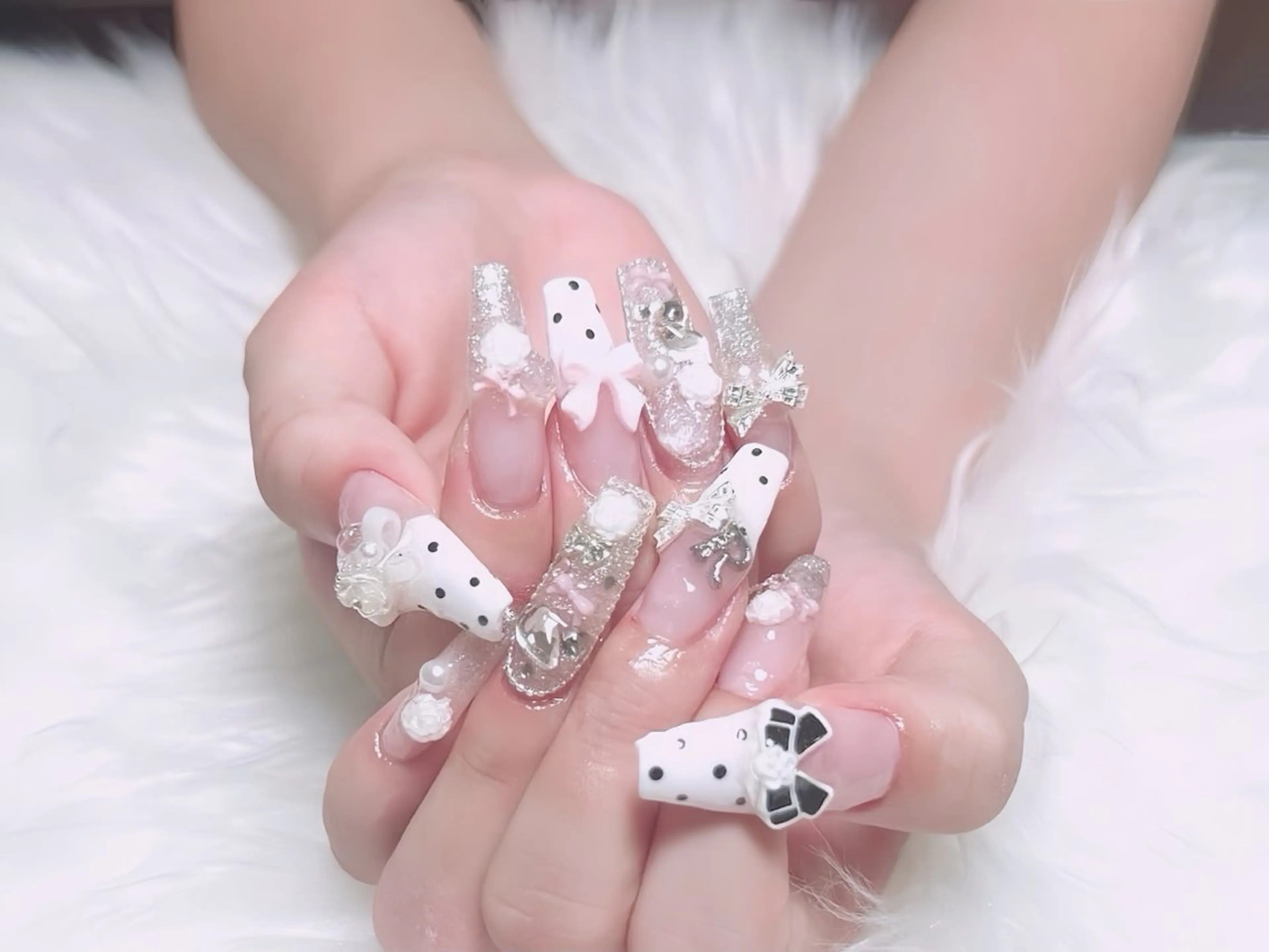 ネイル アートネイル フレンチネイル ジェルネイル 韓国ネイル ミラーネイル ハンドネイル Rin Nail 新大久保店のネイルデザイン