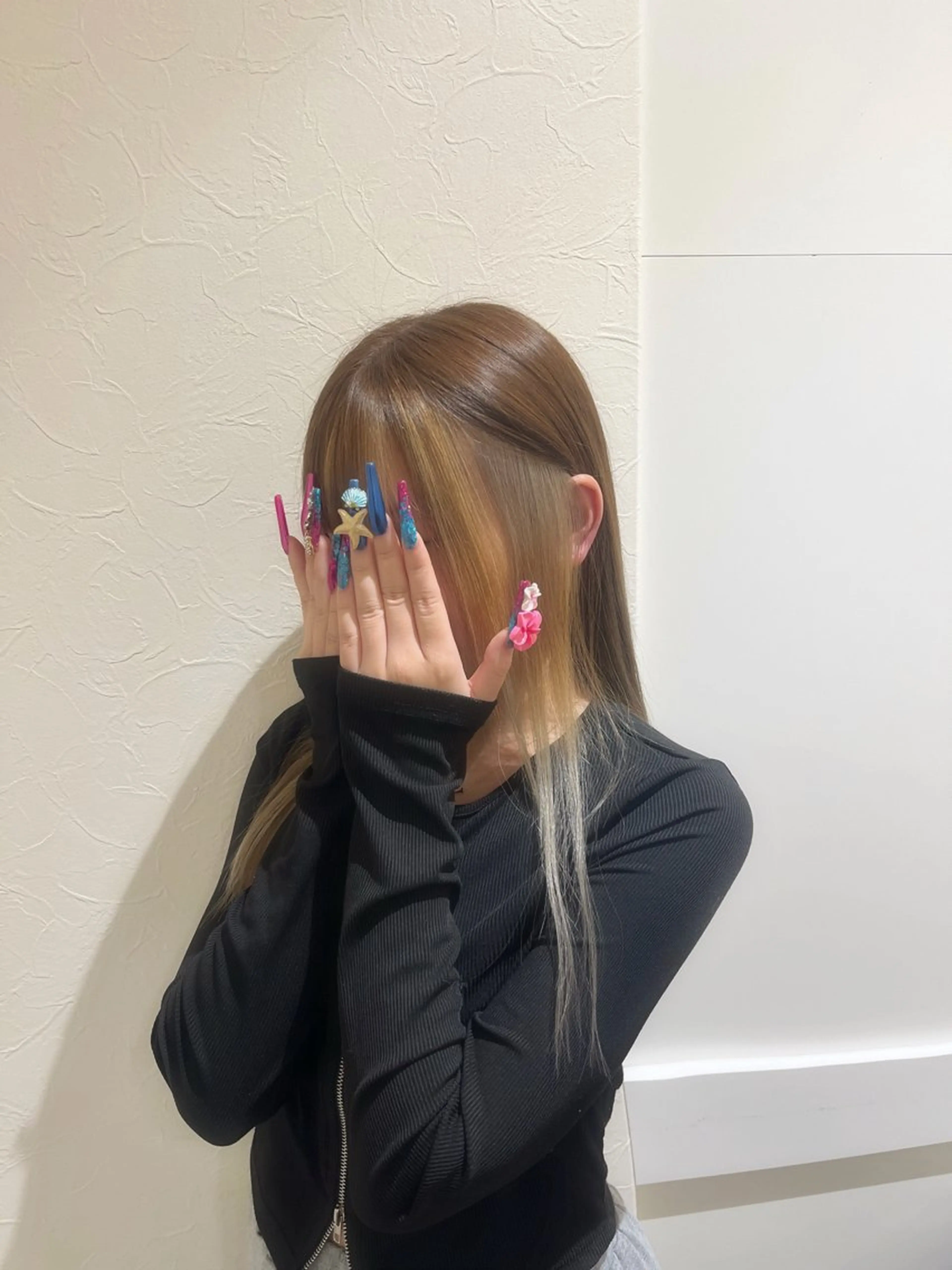 ロング カラー ミストバング ブリーチ  フェイスフレーミング 顔周りカット あいしぇ Ash川口のヘアスタイル