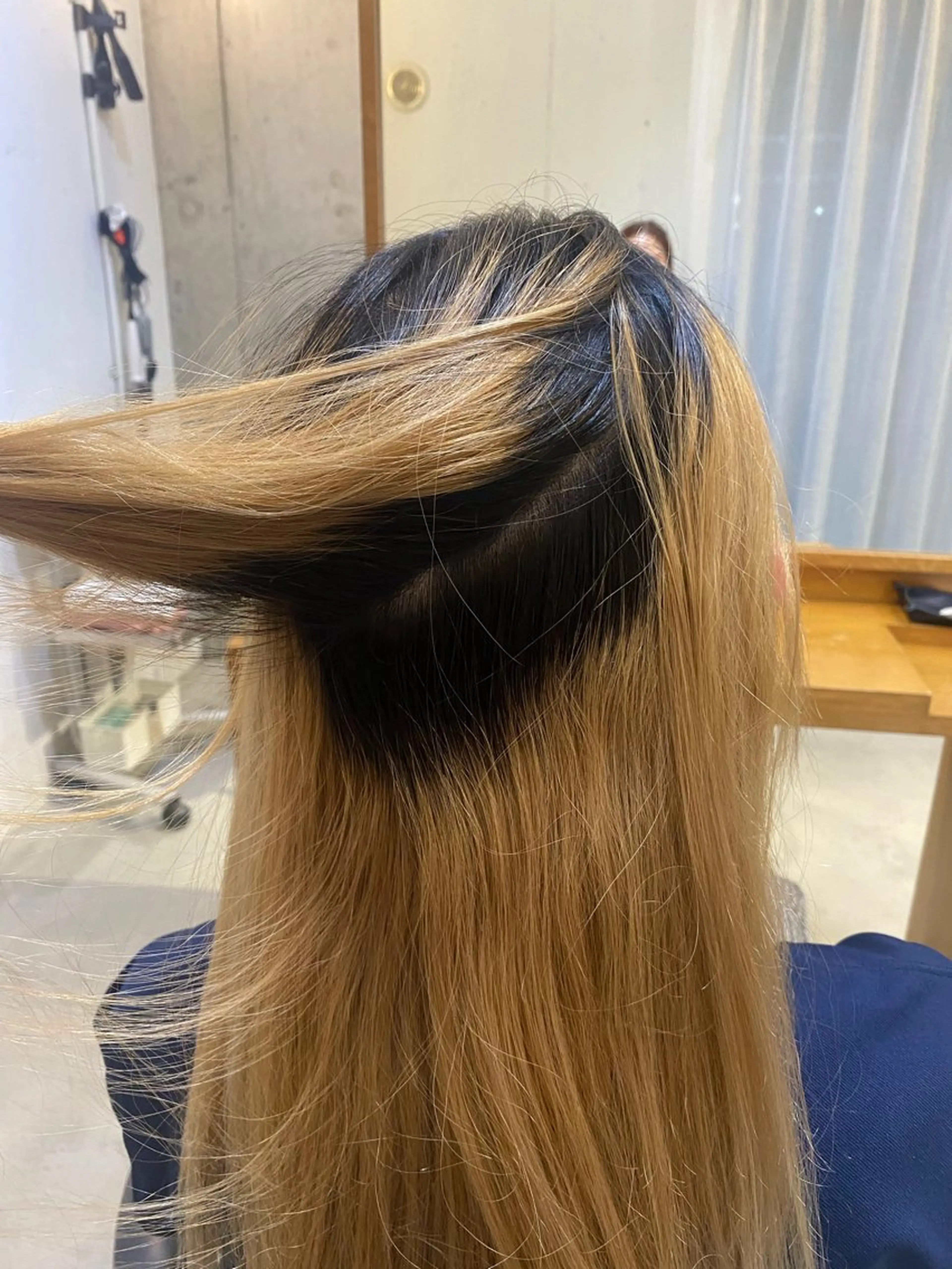 ブリーチリタッチ3cm以内＋オンカラー＋カット+シャンプーブロー仕上げ込みの写真