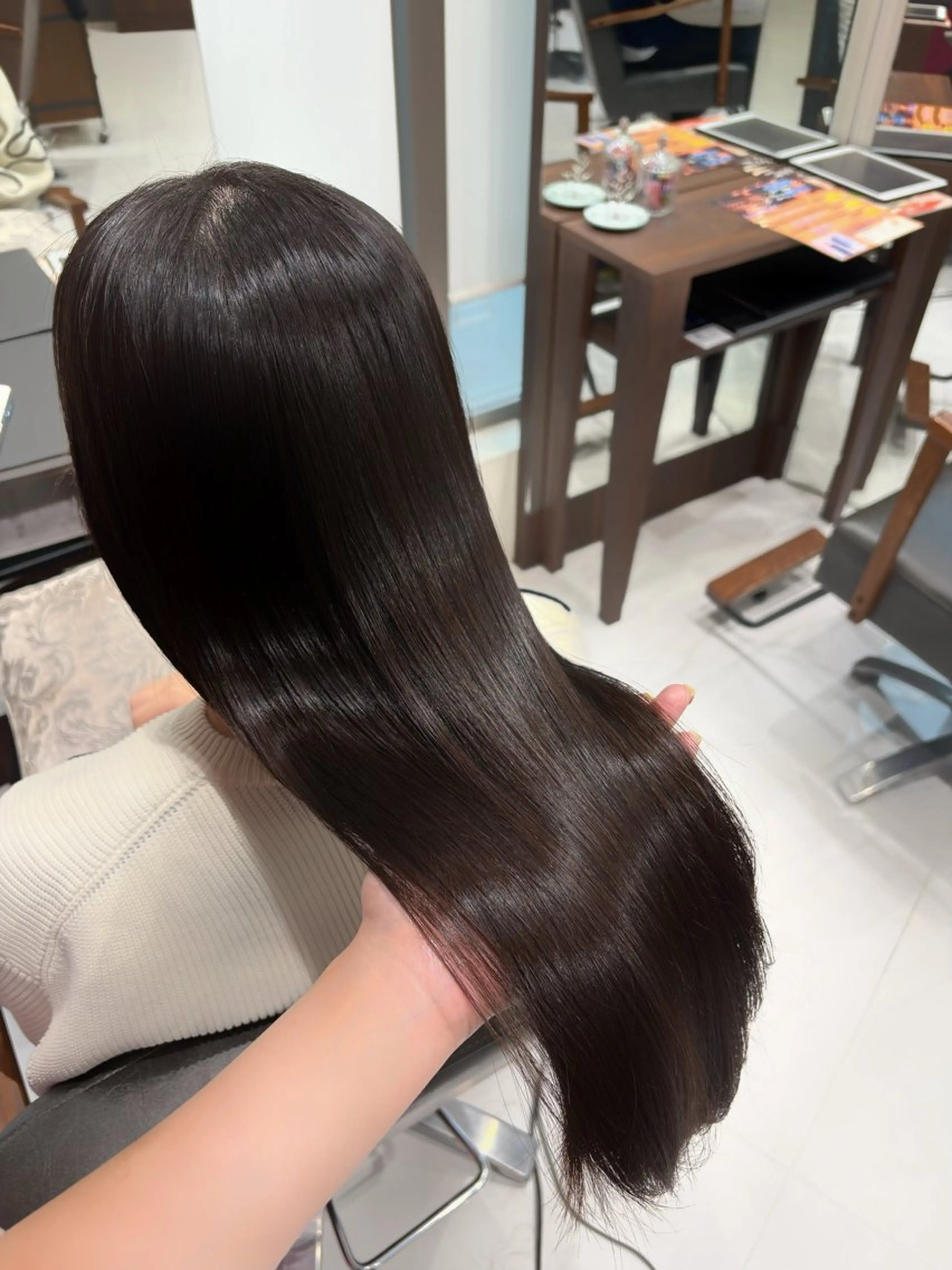 ロング 髪質改善 カット ヘアカラー トリートメント momo🍑/顔周り カット/透明感カラーのヘアスタイル