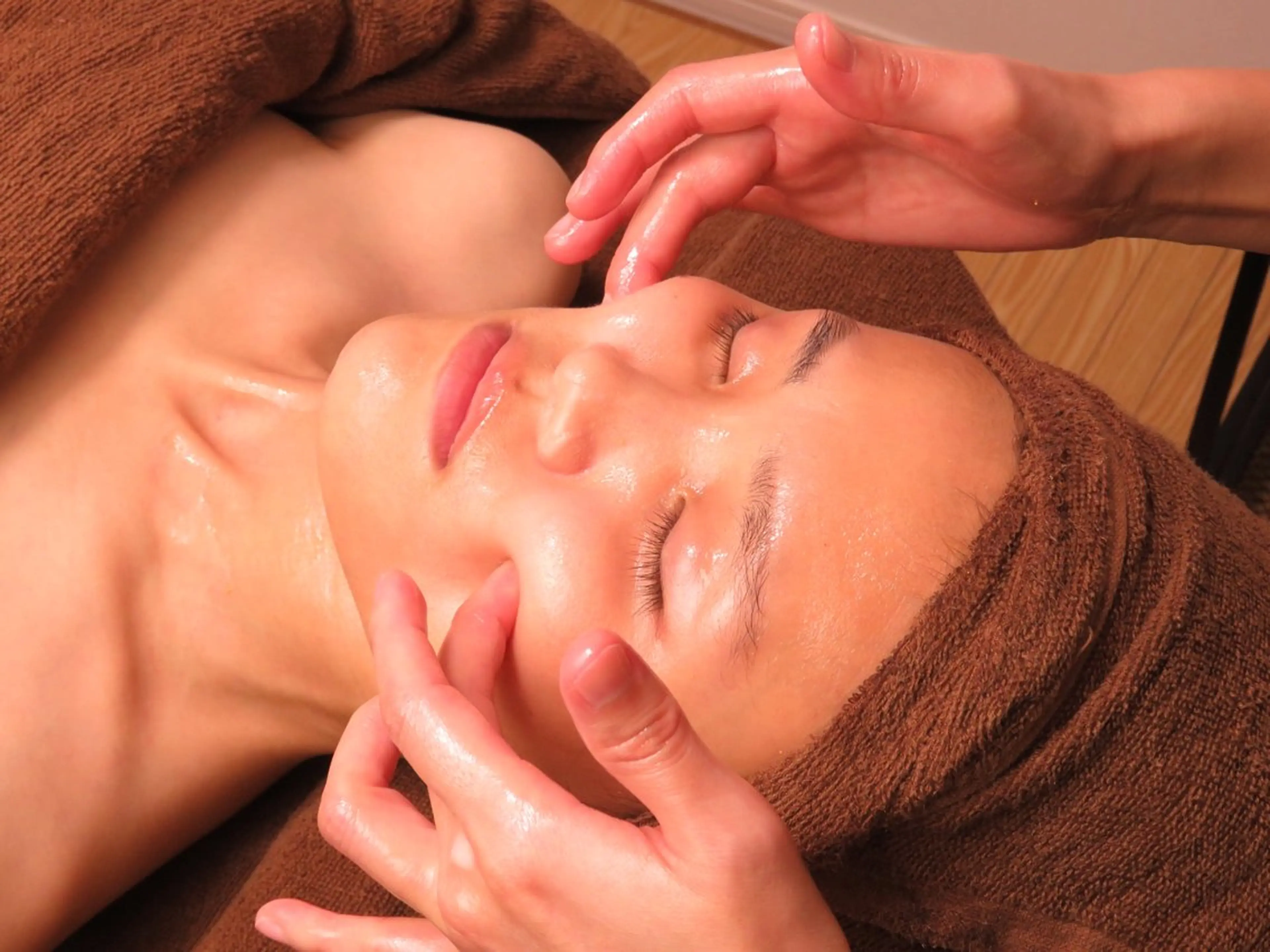 ハリツヤ弾力肌力コース70分　主要効果:エラやたるみ＋血行を促進することで弾力のハリツヤ肌へ。の写真