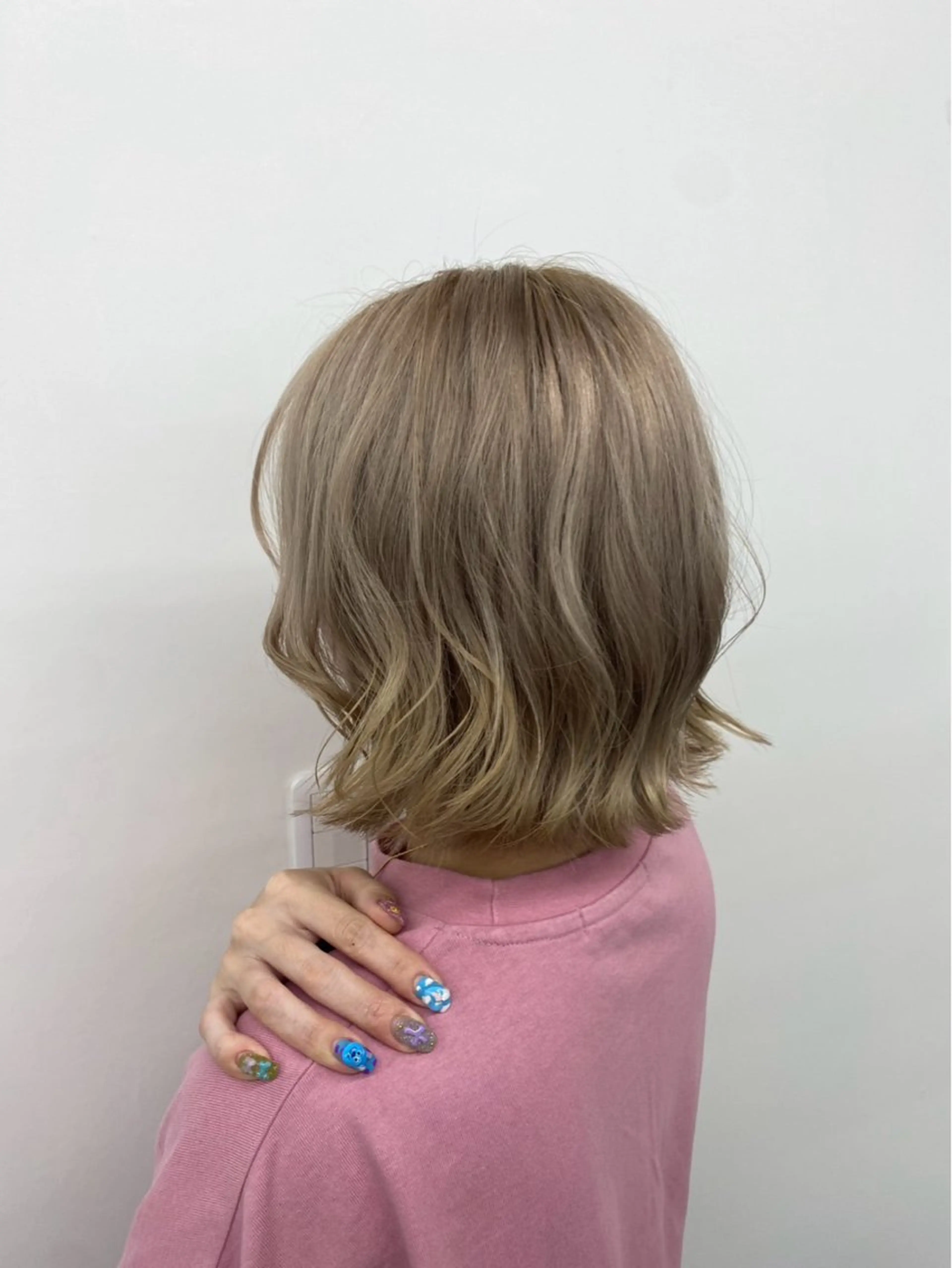 ミディアム カラー ヘアカラー たきざわ ひなの／カラーモデルのヘアスタイル