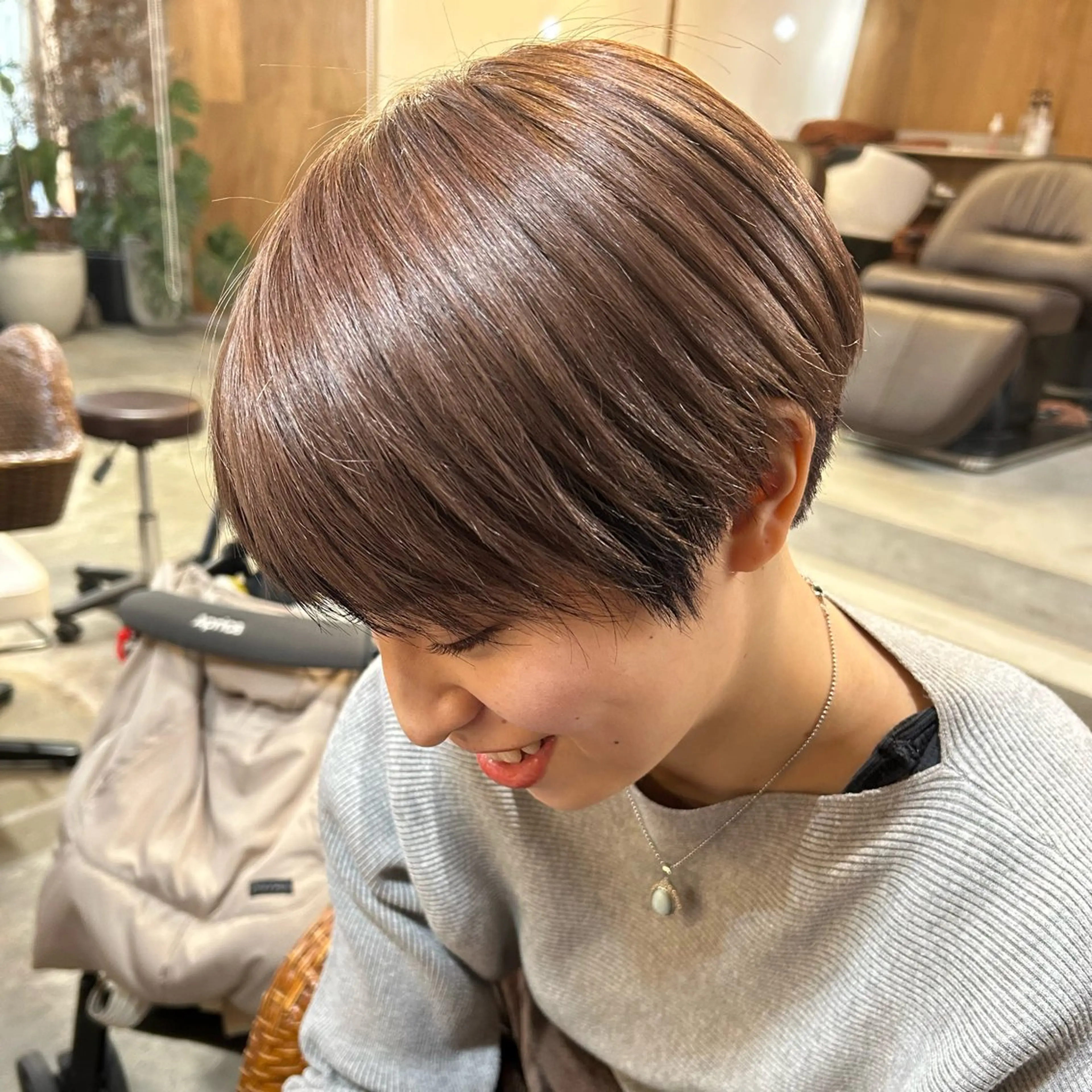 ショート ハイライト ショートヘア カット ヘアカラー トリートメント Shangri-la room所属・青山 健のヘアスタイル