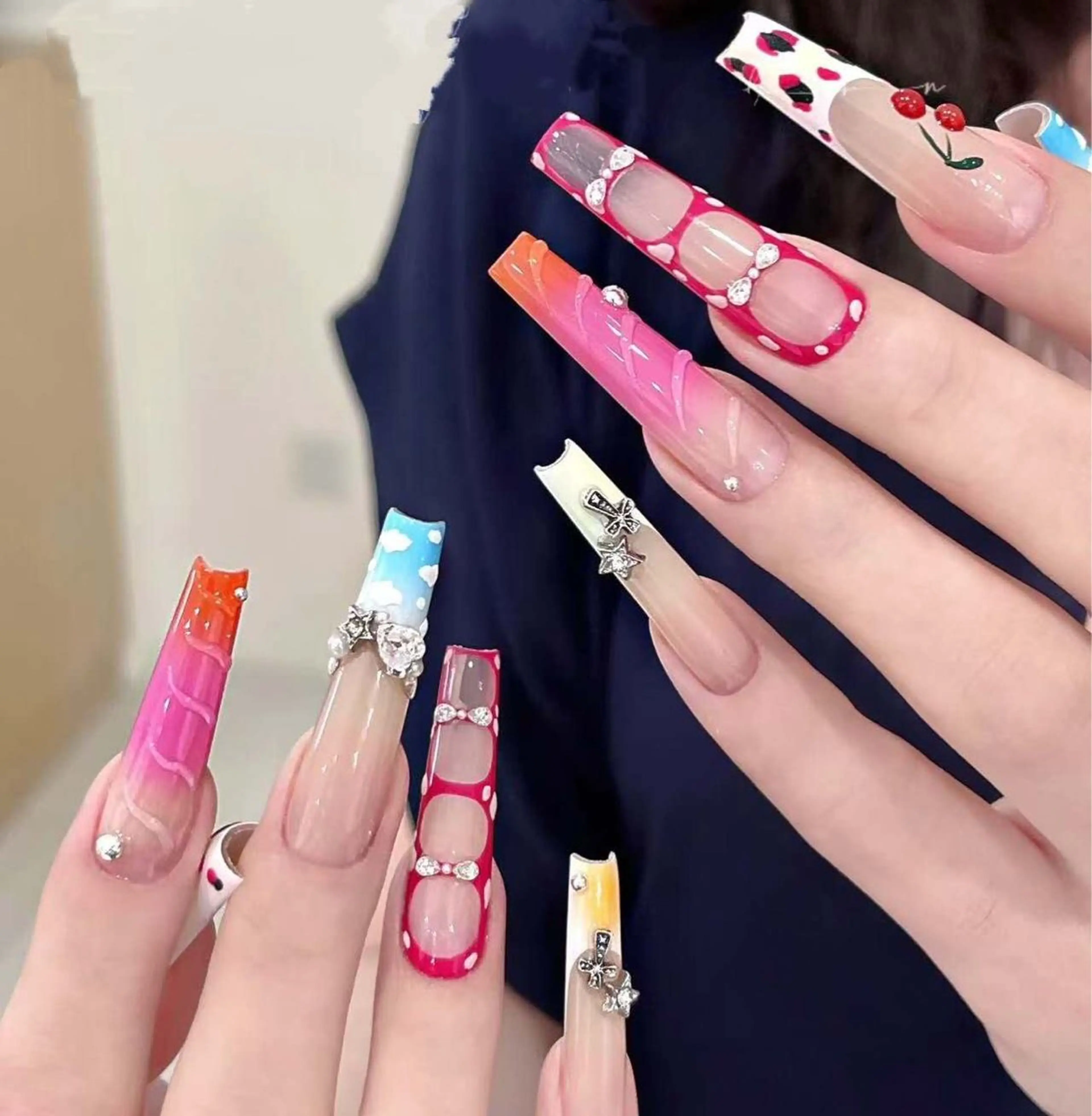 ネイル オーロラネイル フラワーネイル フットネイル フレンチネイル ジェルネイル ハンドネイル BabyYouMi ねねのネイルデザイン