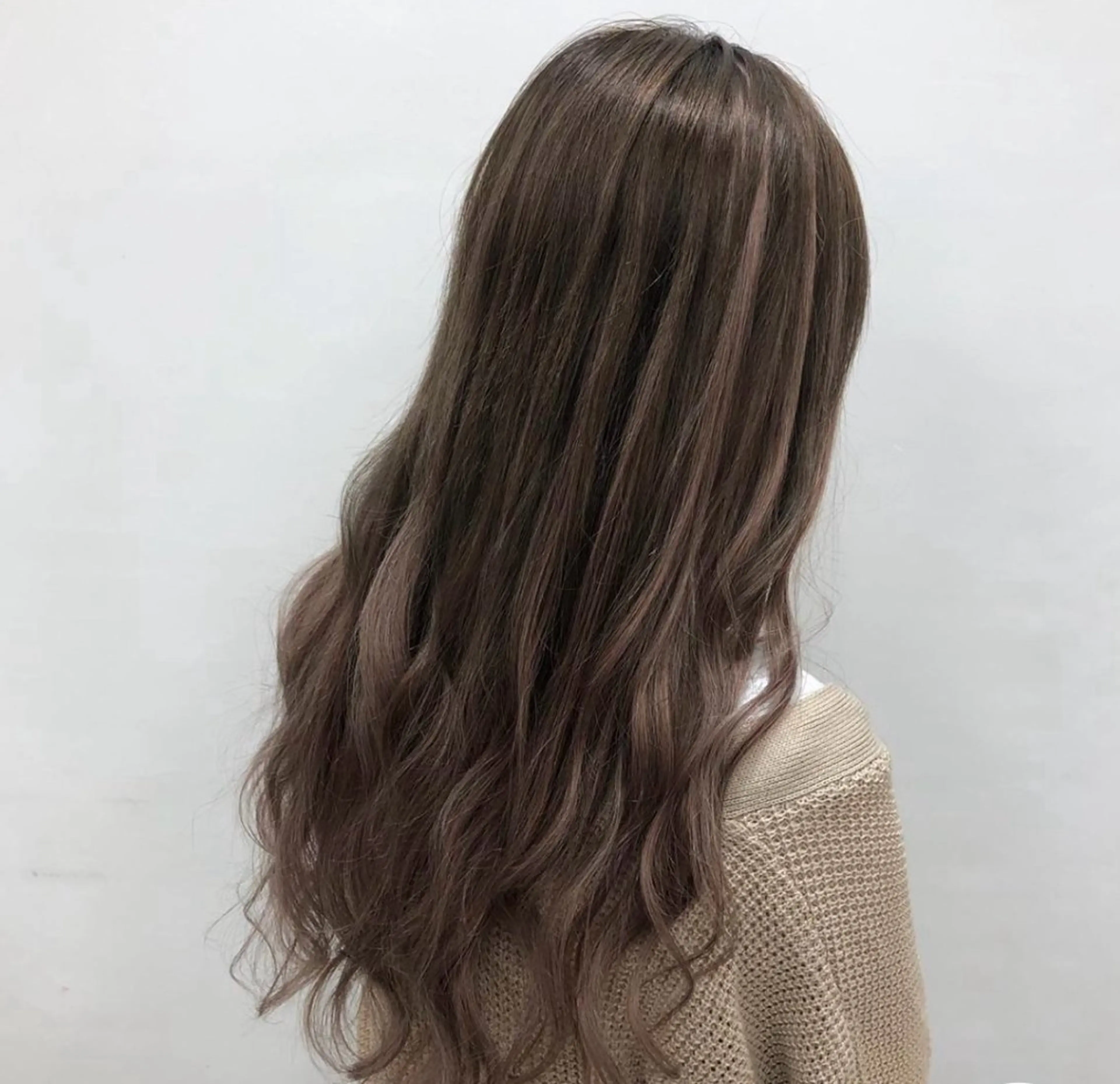 ロング カラー 佐藤 ななせのヘアスタイル