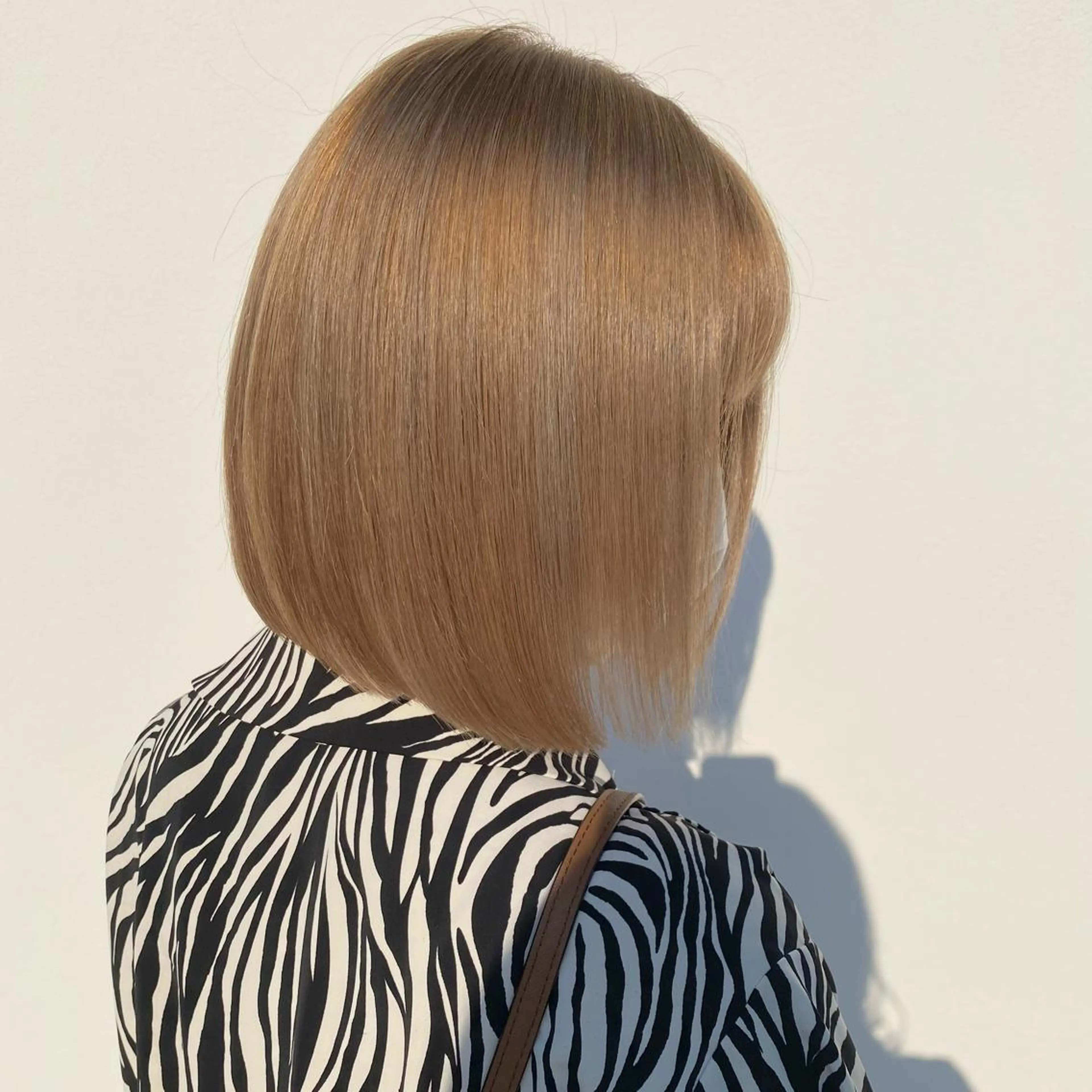 ショート カラー バレイヤージュ ベージュカラー ブリーチ ケアブリーチ ダブルカラー 韓国ヘア特化 💟 ララア 💟のヘアスタイル