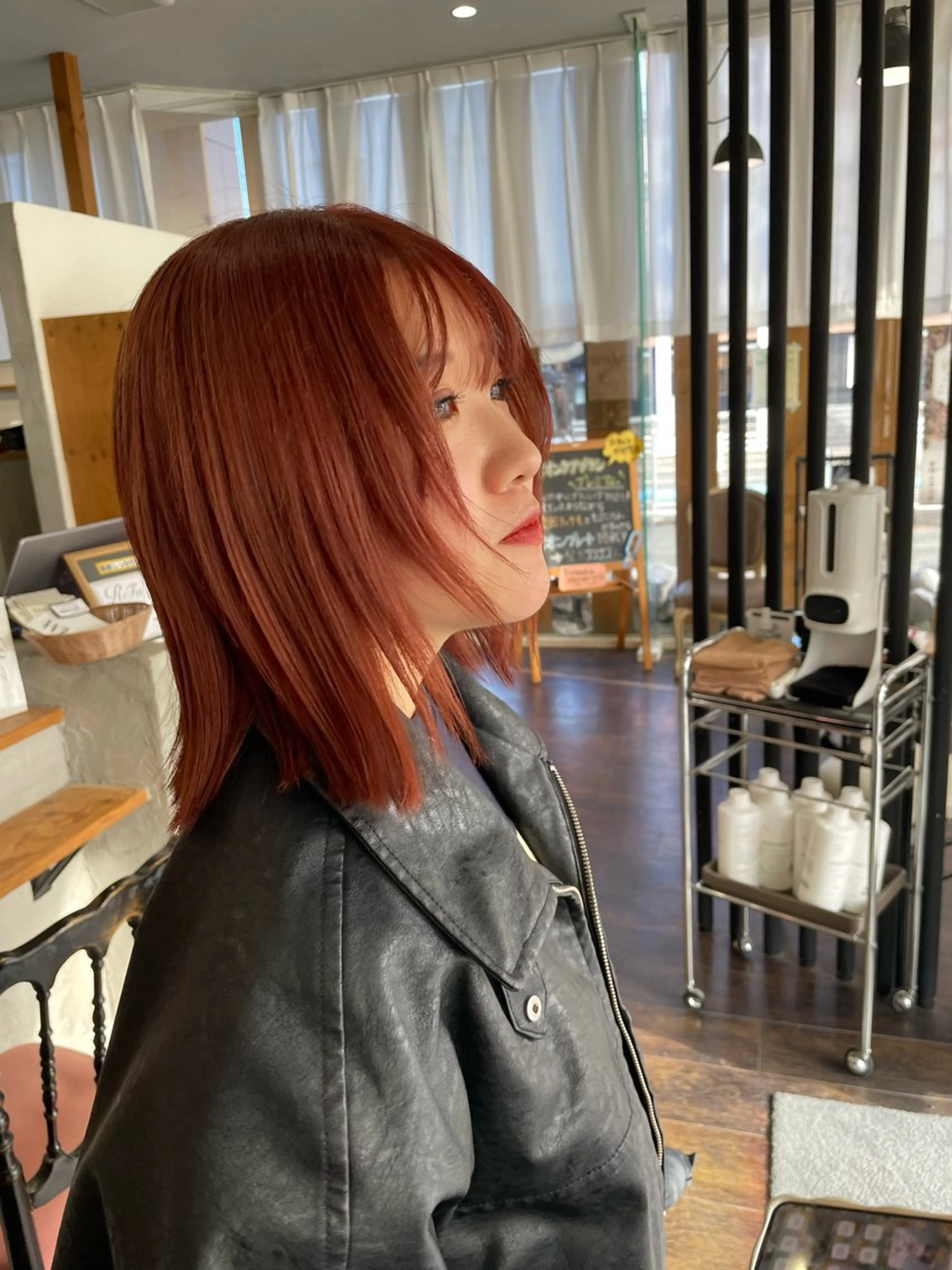 ミディアム カラー ブリーチ 透明感カラー オレンジピンク ヘアカラー 酸性ストレート/ ボブ/暖色/リコのヘアスタイル