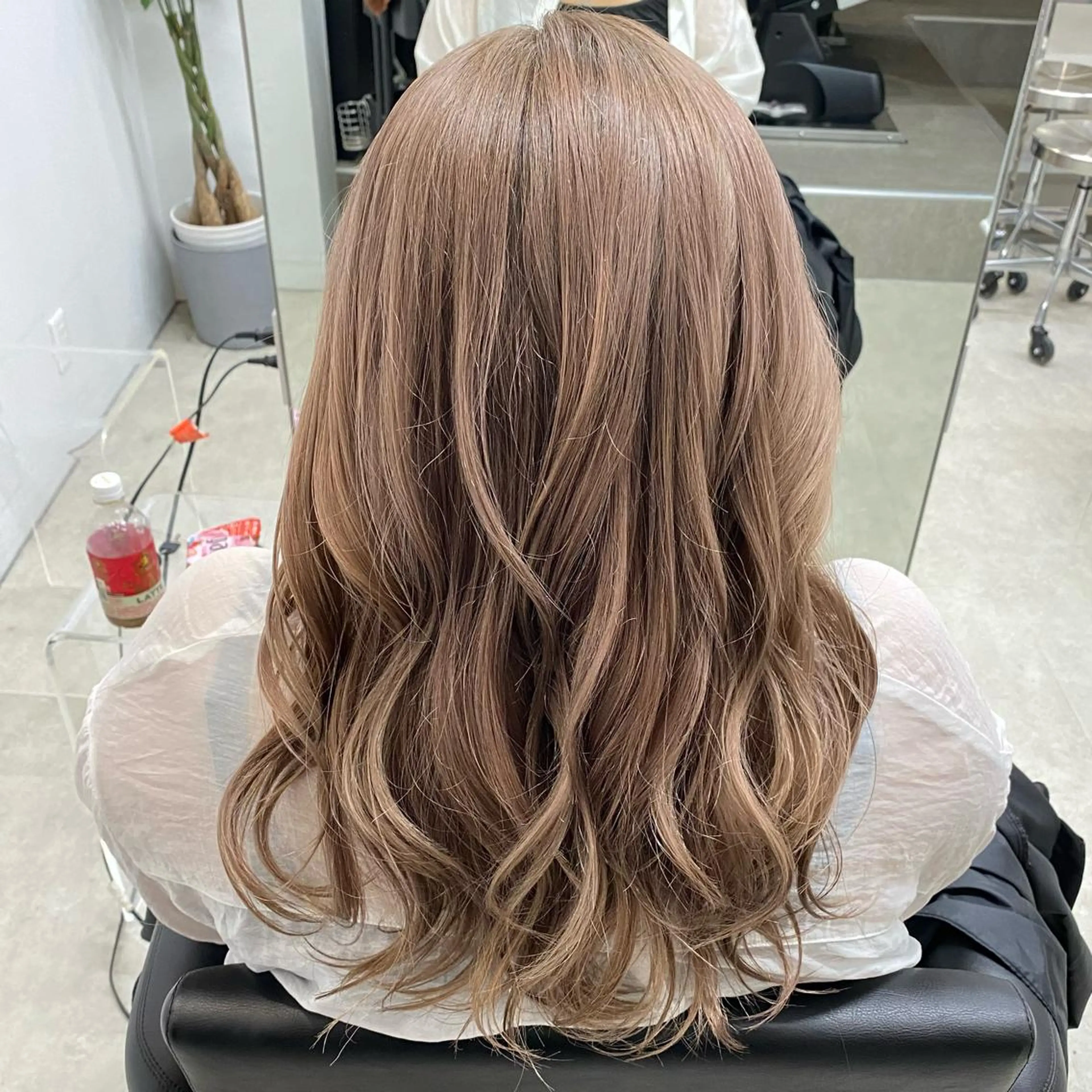 ロング カラー パーマ ヘアアレンジ メンズ キッズ ネイル マツエク・マツパ アイブロウ メンズバレイヤージュ メンズブリーチ メンズハイライト メンズインナーカラー メンズ韓国風 透明感ワンカラー梅田 ダブルカラー/川上のヘアスタイル