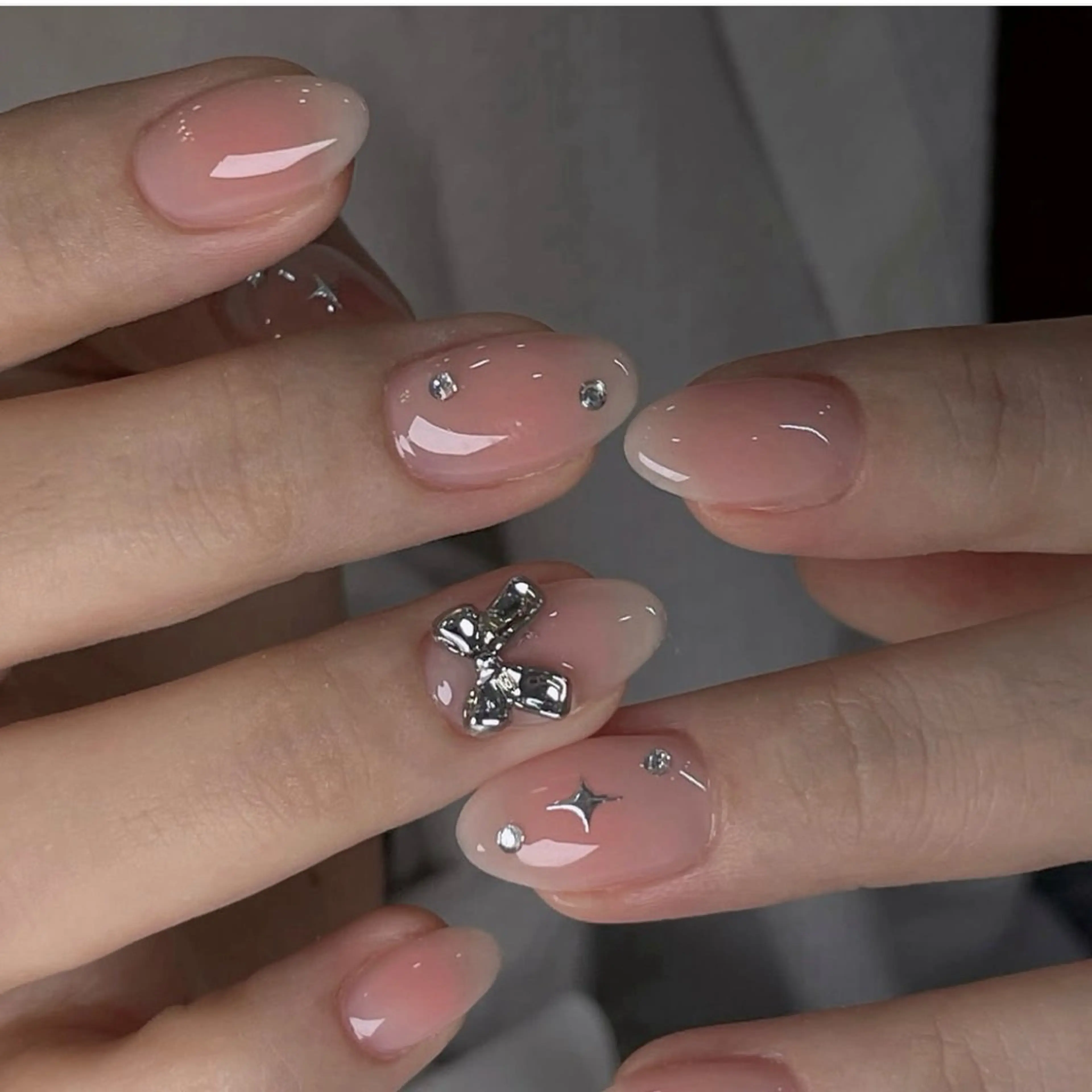 ネイル キラキラネイル 韓国ネイル マグネットネイル ミラーネイル ニュアンスネイル ハンドネイル ハンドケア Lala Nailsのネイルデザイン