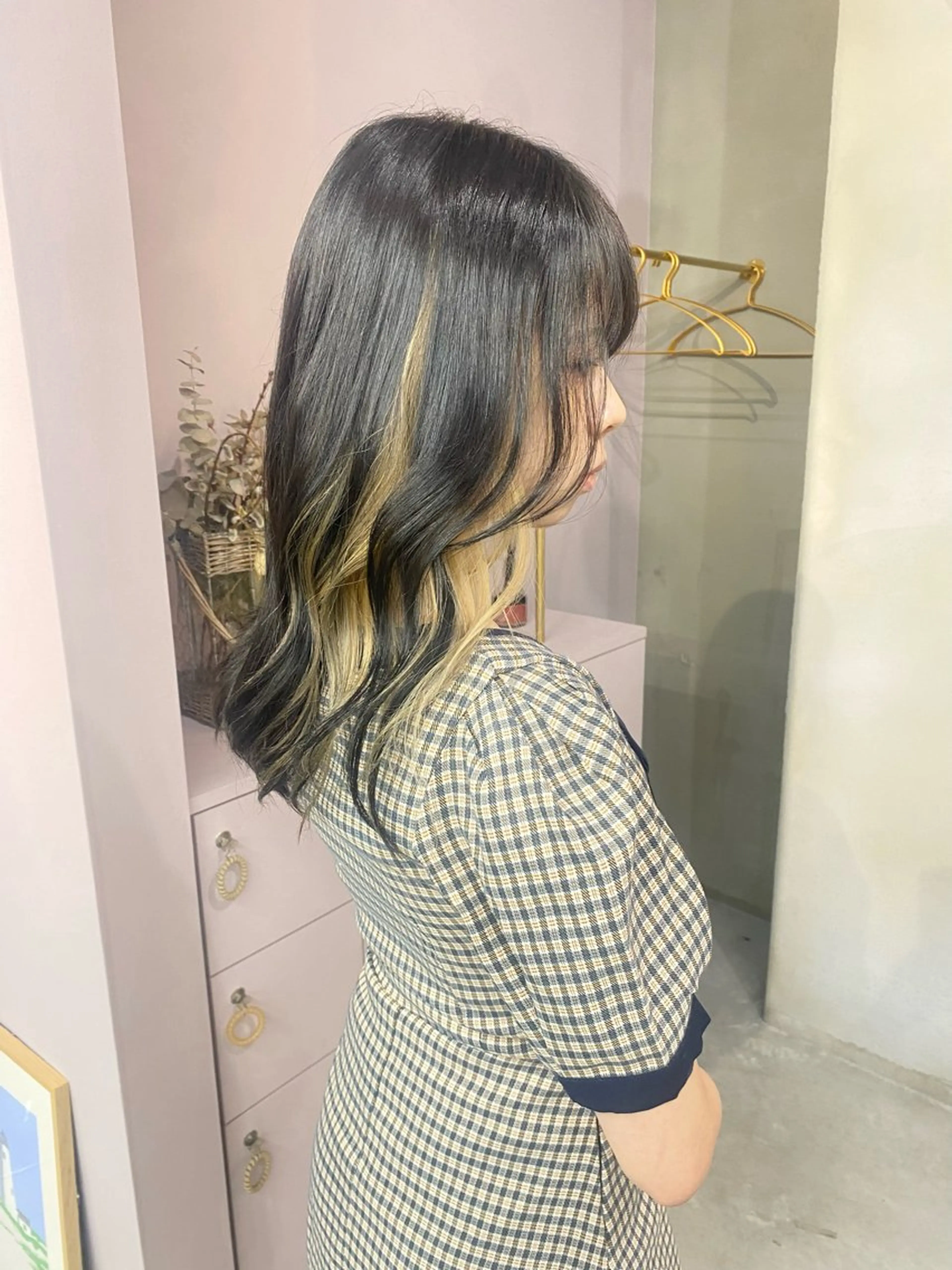 セミロング カラー ヘアカラー qulim所属・前橋 姫奈のヘアスタイル