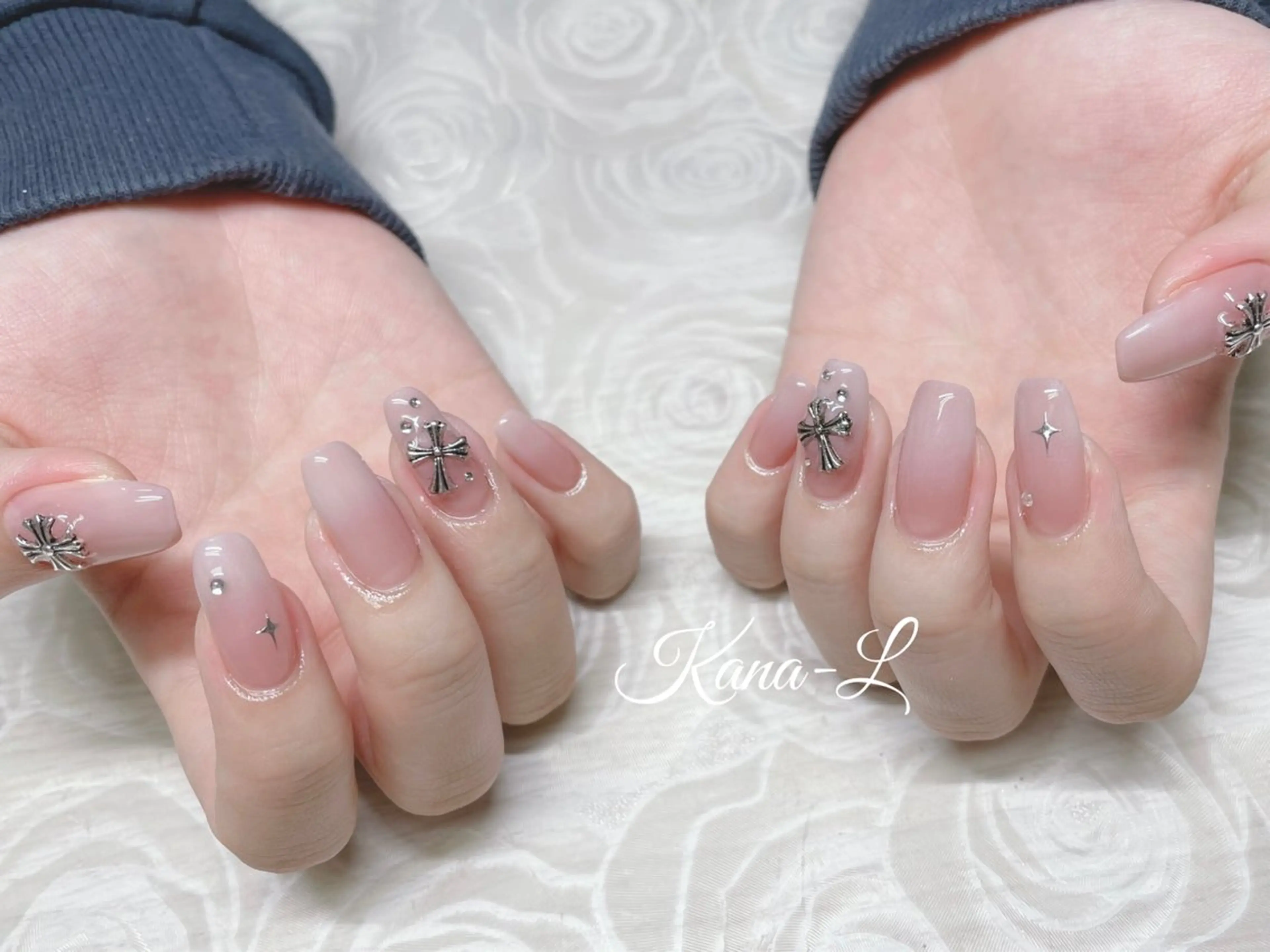 ネイル ジェルネイル キラキラネイル パラジェル 芦辺 香奈のネイルデザイン