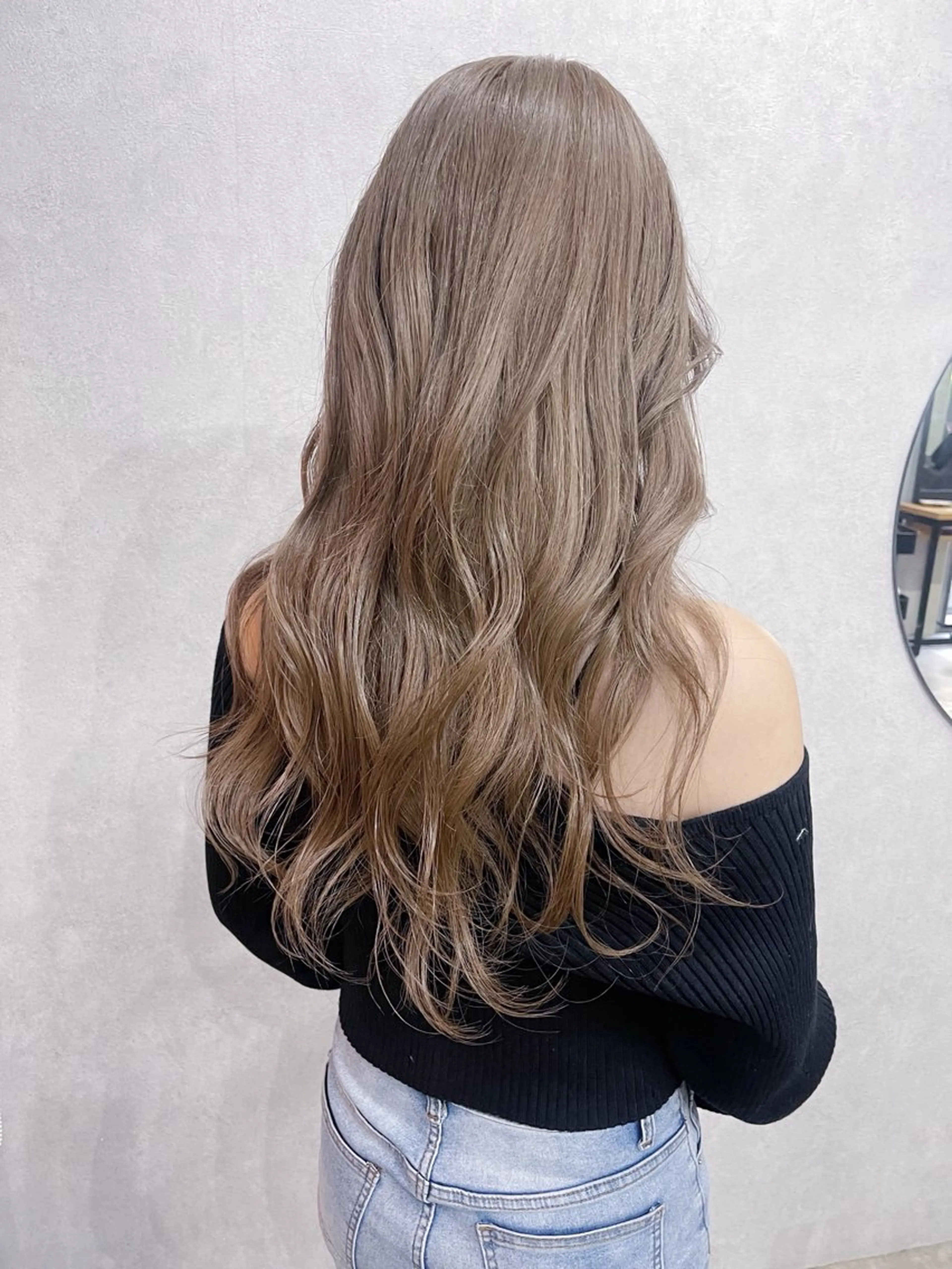 セミロング カラー ベージュカラー ミルクティーベージュ ヘアカラー トリートメント AiM 大名　似合わせカットのヘアスタイル