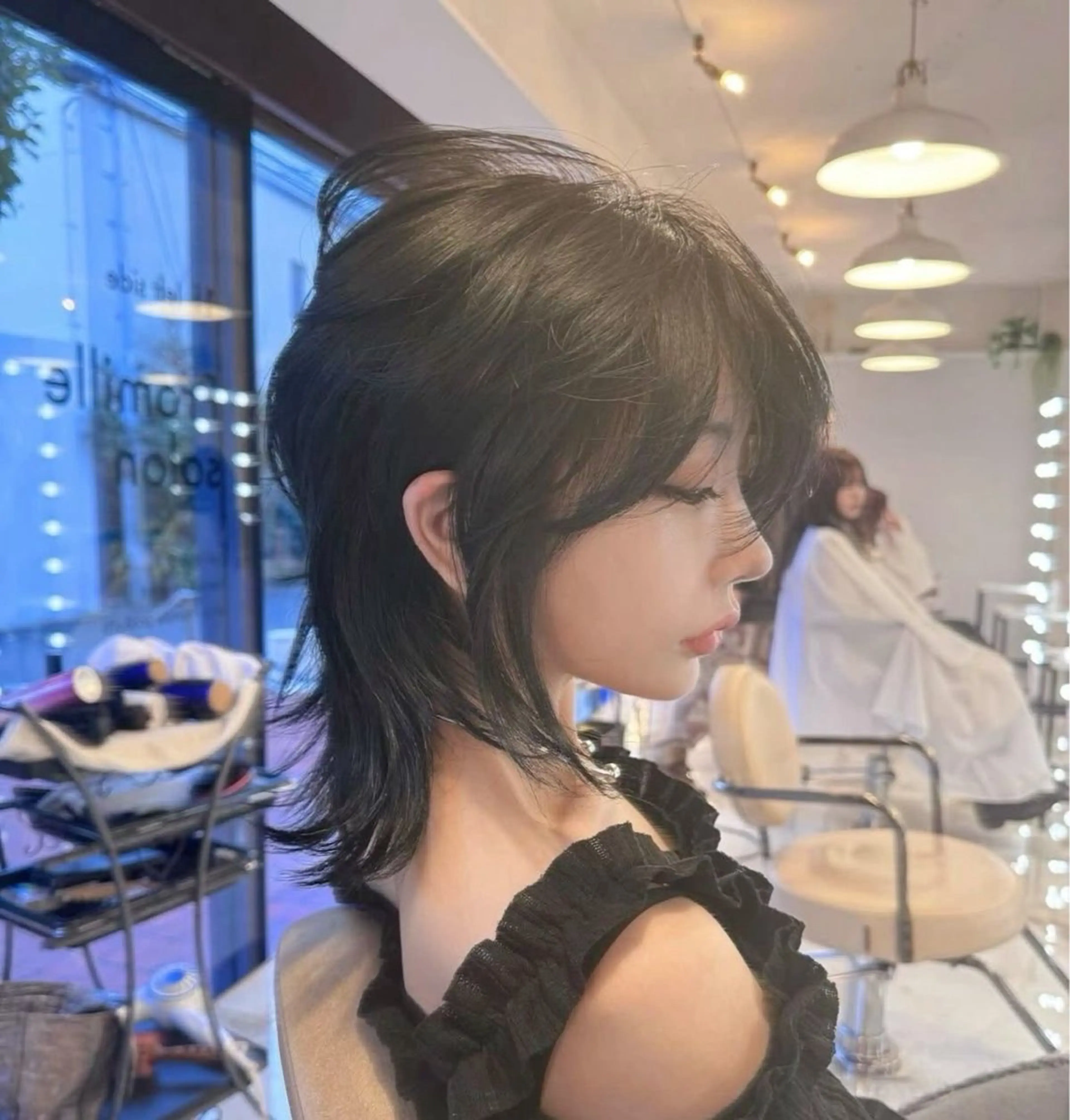 ミディアム カットモデル/韓国 レイヤー/SEIRAのヘアスタイル