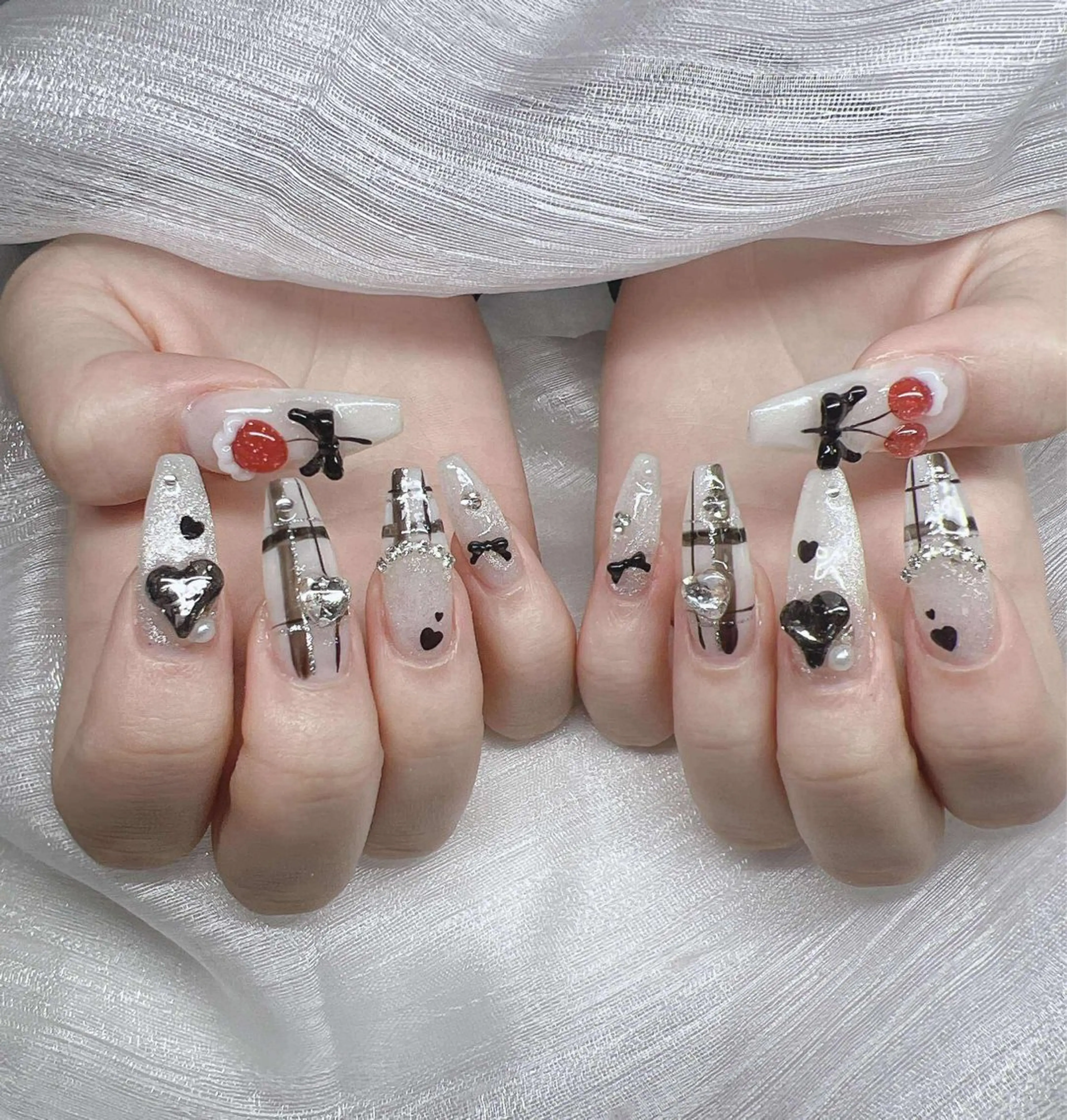 ネイル 長さ出し グラデーション 卒業式 キラキラネイル マグネットネイル ハンドネイル Lee Nailsのネイルデザイン