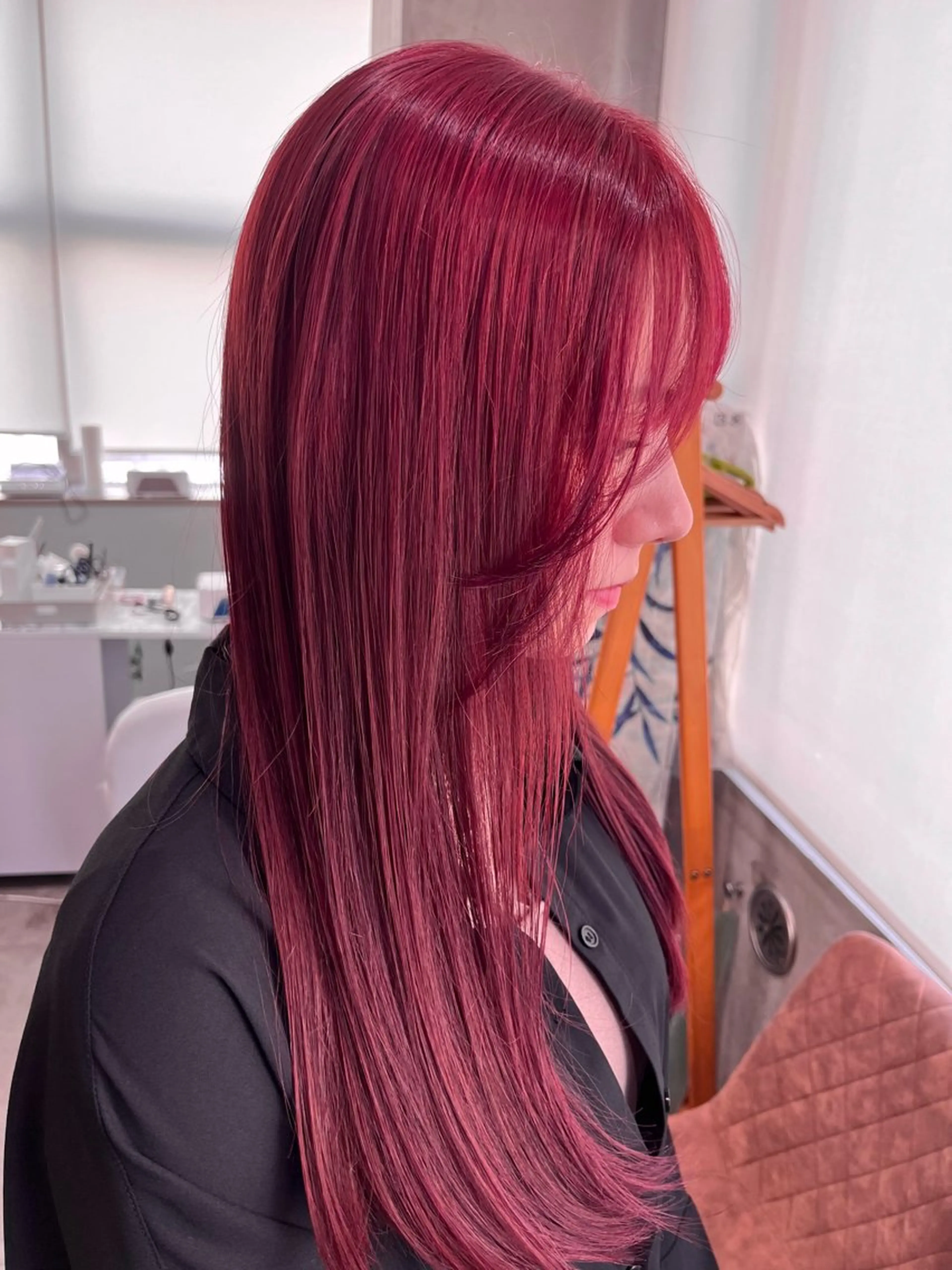 セミロング カラー ブリーチ カシス ダブルカラー ブリーチなしカラー ピンクカラー ヘアカラー トリートメント オタク美容師🛍/ 酸性ストレート/艶髪のヘアスタイル